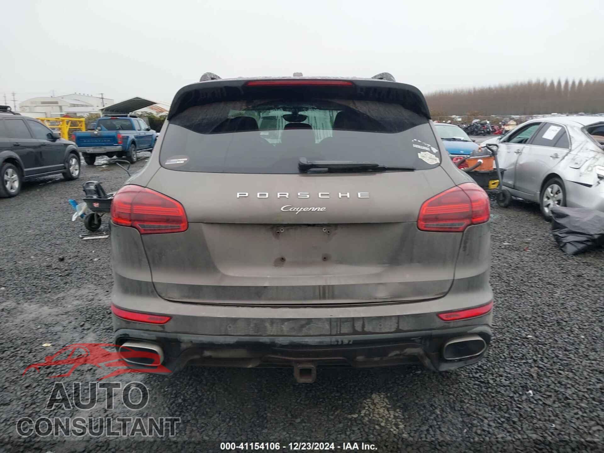 PORSCHE CAYENNE 2016 - WP1AA2A25GLA00869