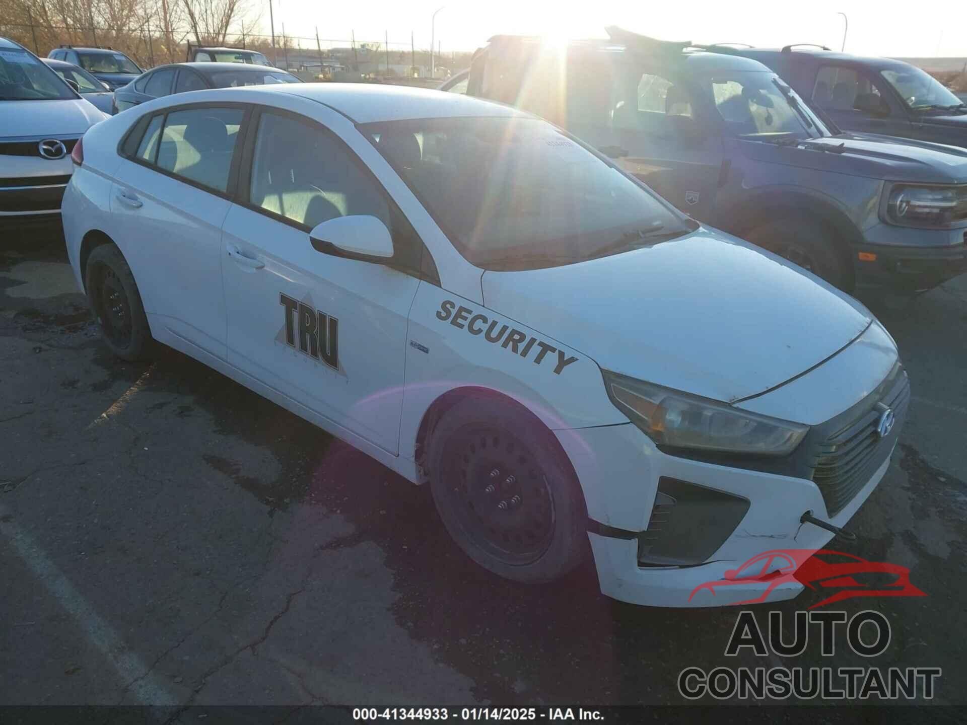 HYUNDAI IONIQ HYBRID 2018 - KMHC65LC8JU077560