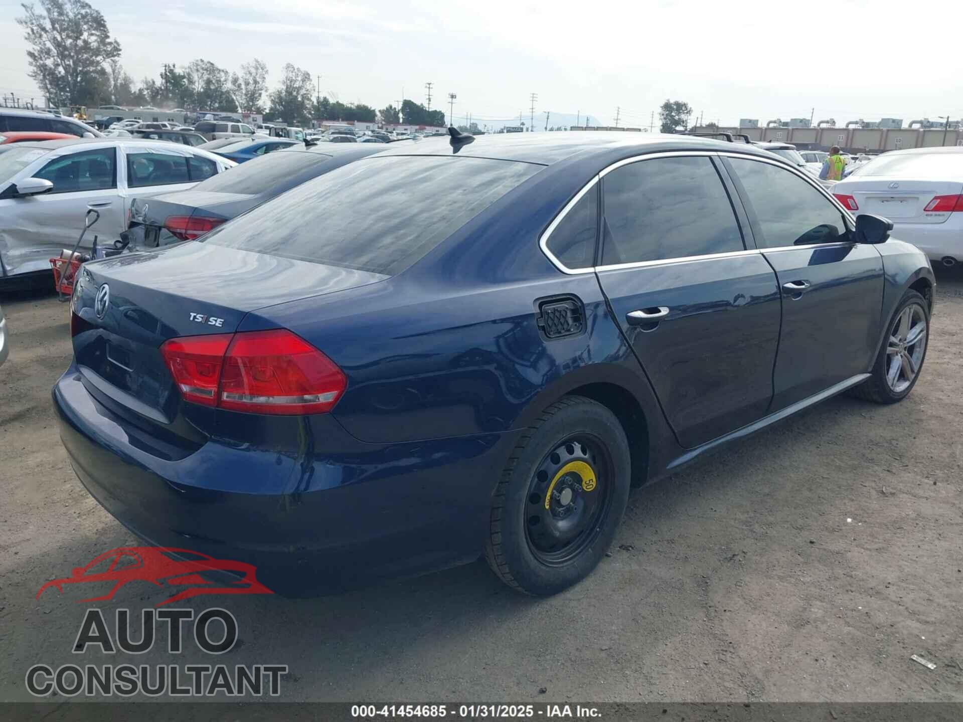 VOLKSWAGEN PASSAT 2014 - 1VWBT7A38EC111237