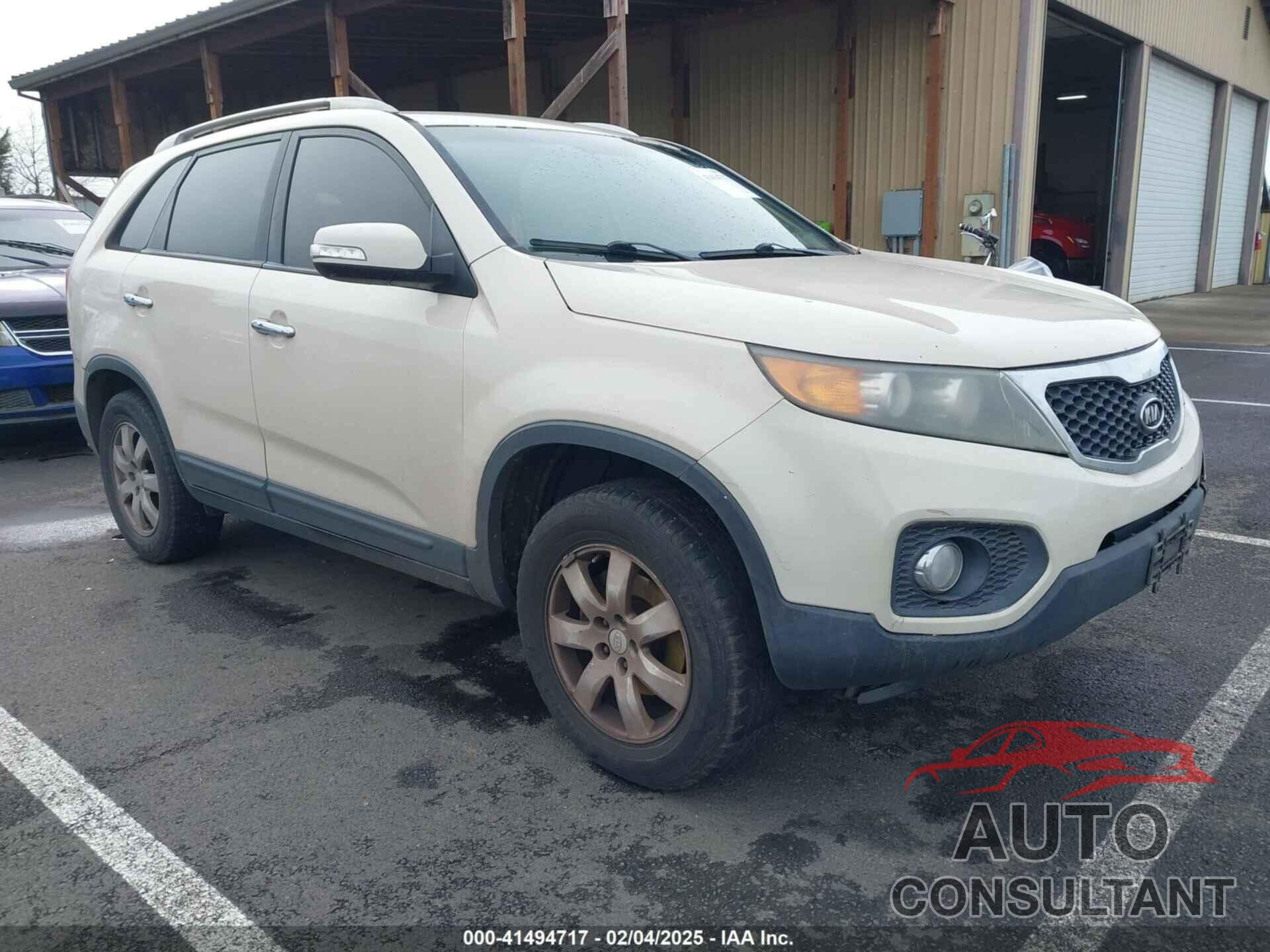 KIA SORENTO 2011 - 5XYKT4A16BG123989