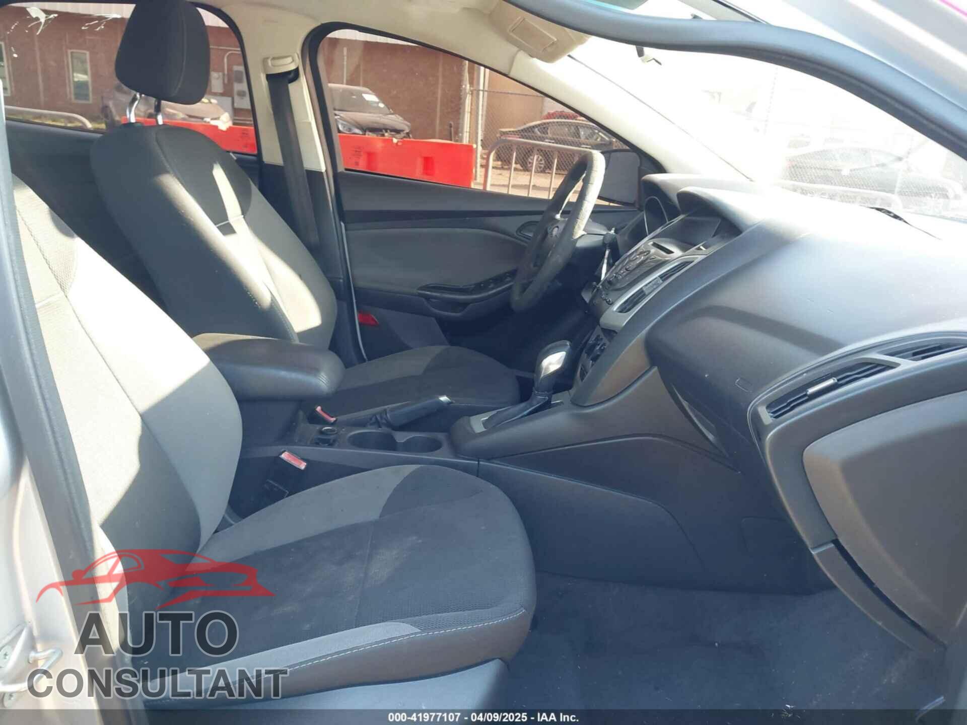 FORD FOCUS 2012 - 1FAHP3F2XCL211644