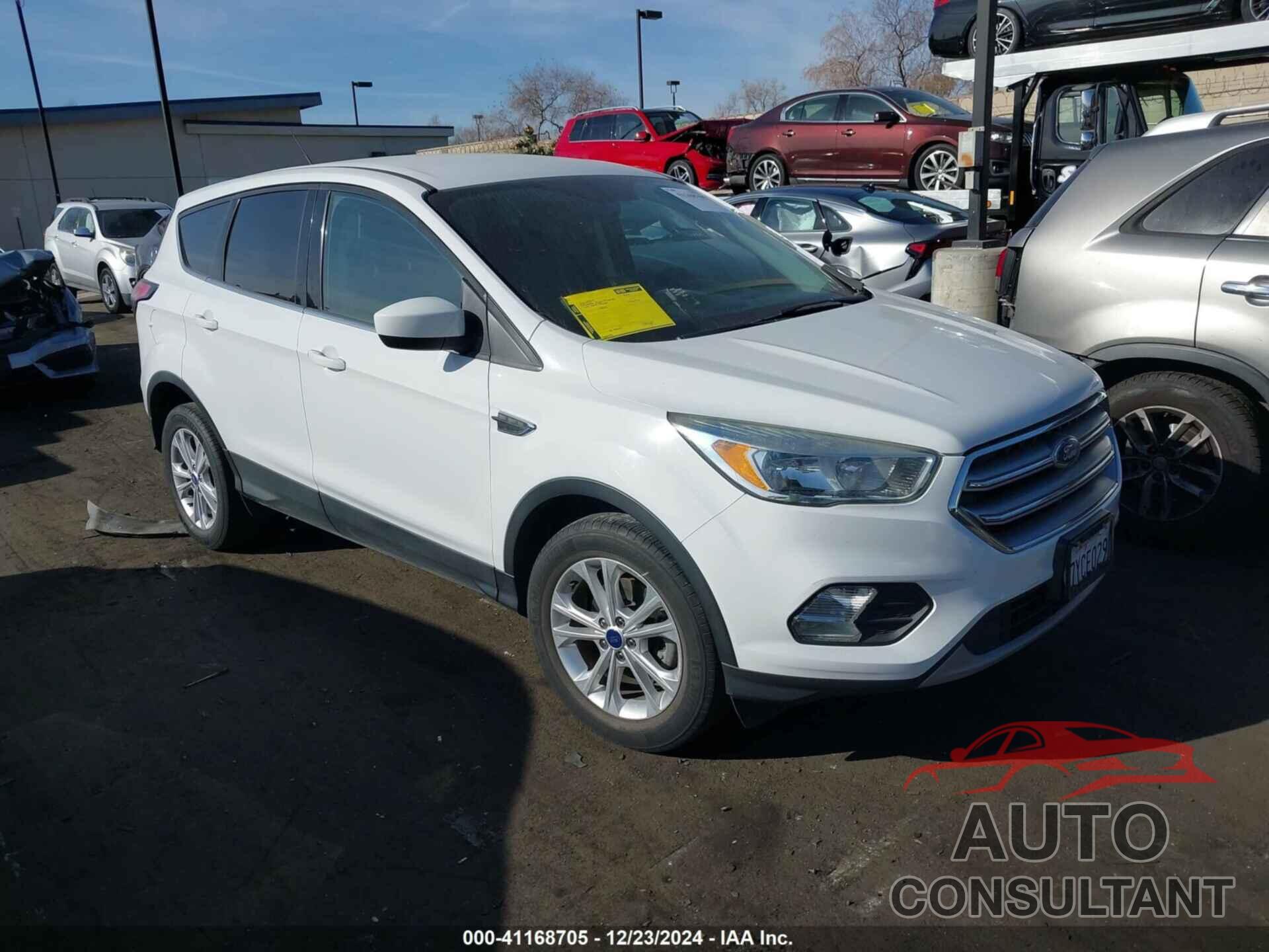 FORD ESCAPE 2017 - 1FMCU0GD3HUD42424