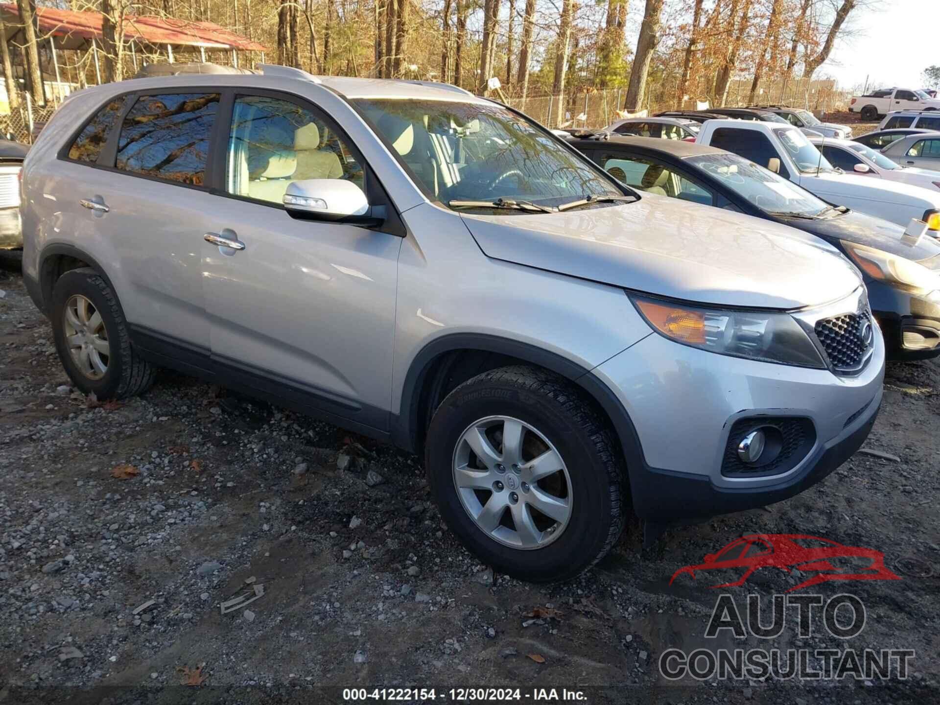 KIA SORENTO 2011 - 5XYKT3A11BG026984