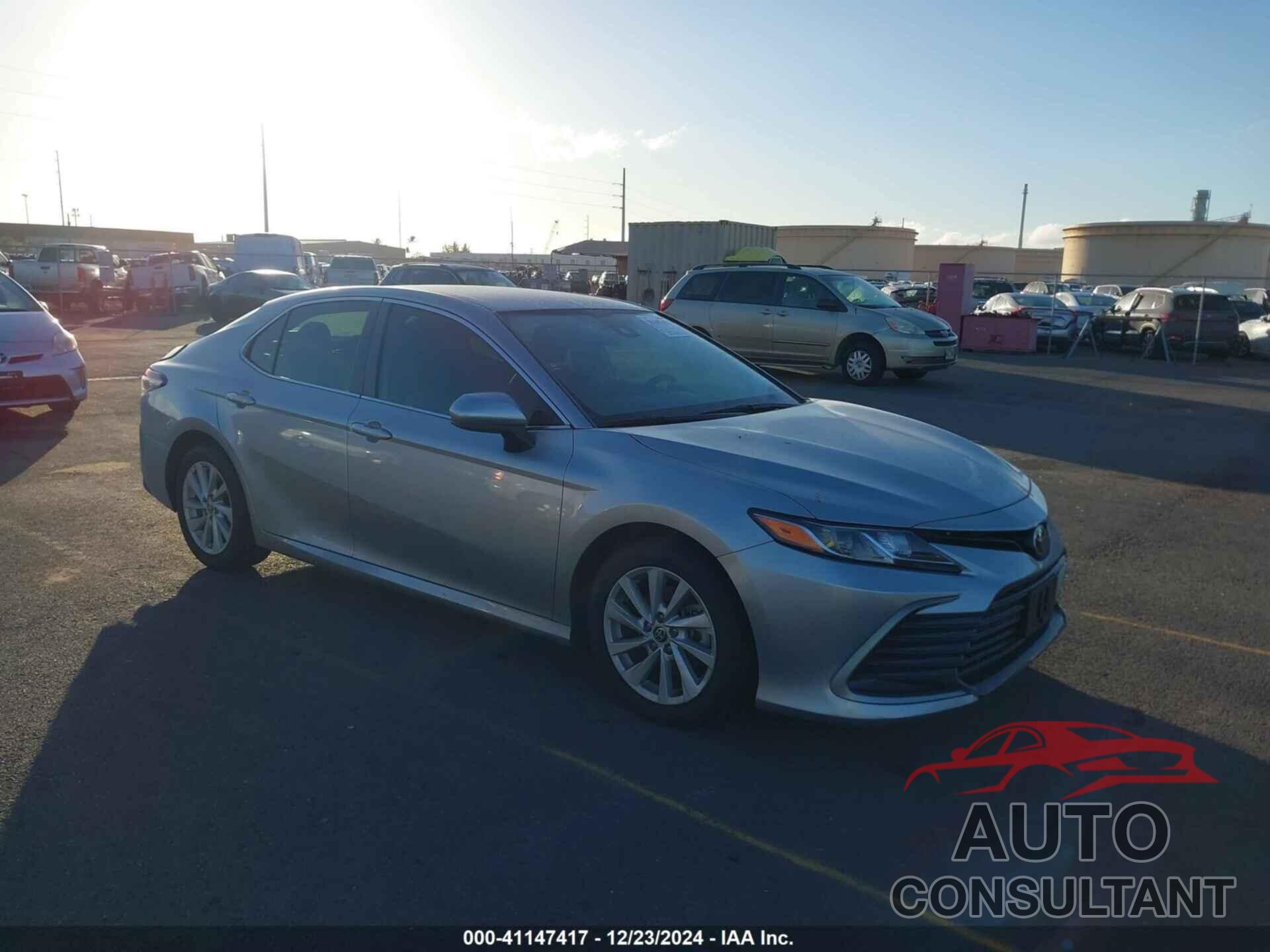 TOYOTA CAMRY 2022 - 4T1C11AK3NU640389