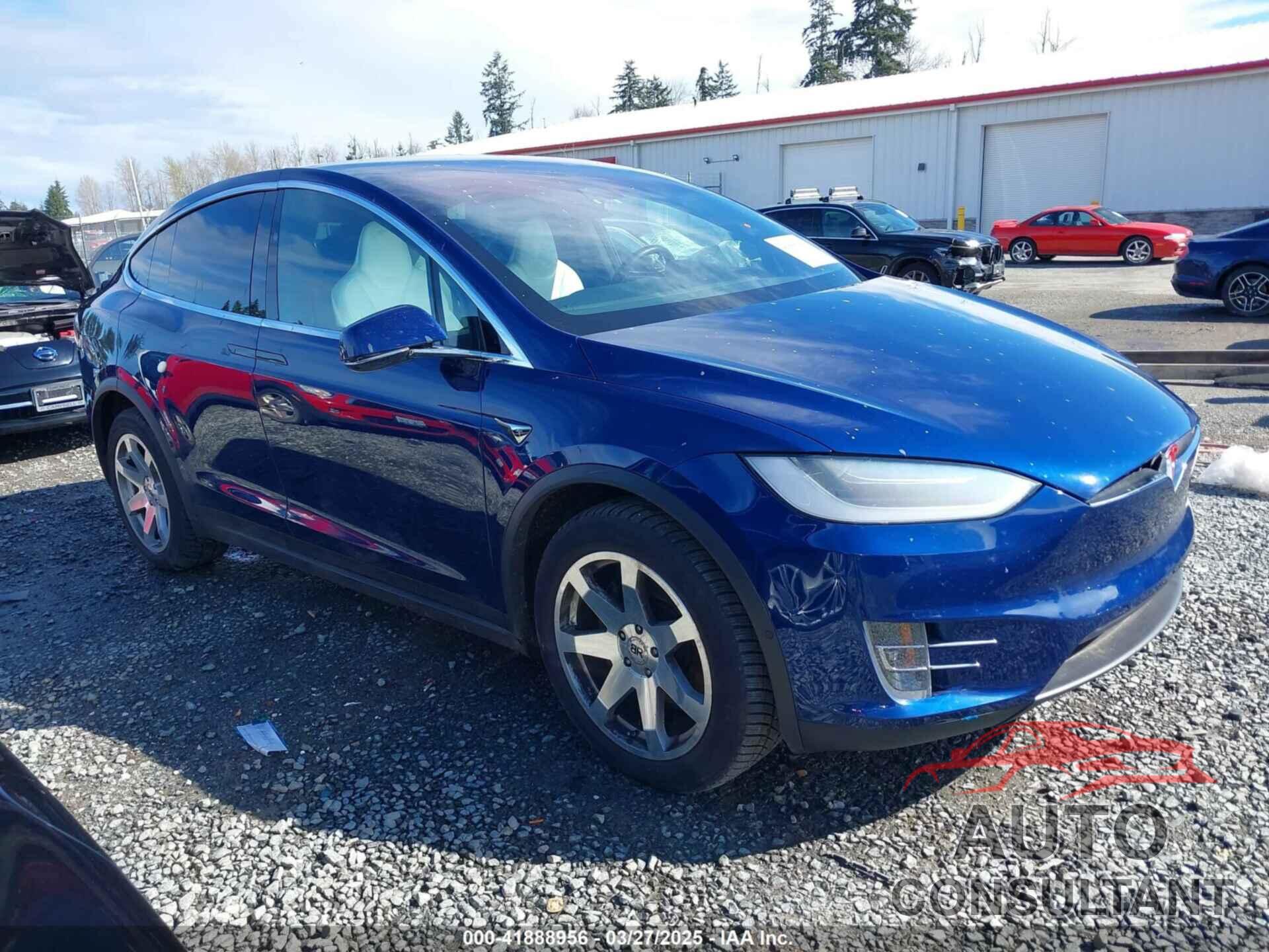 TESLA MODEL X 2018 - 5YJXCBE24JF090395