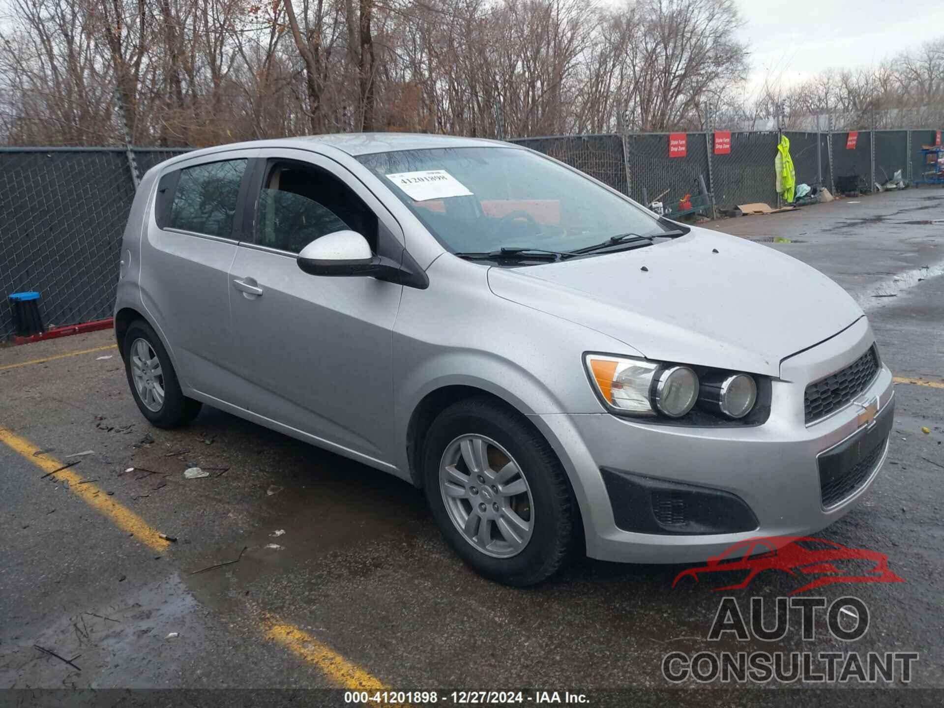 CHEVROLET SONIC 2014 - 1G1JC6SH6E4207390