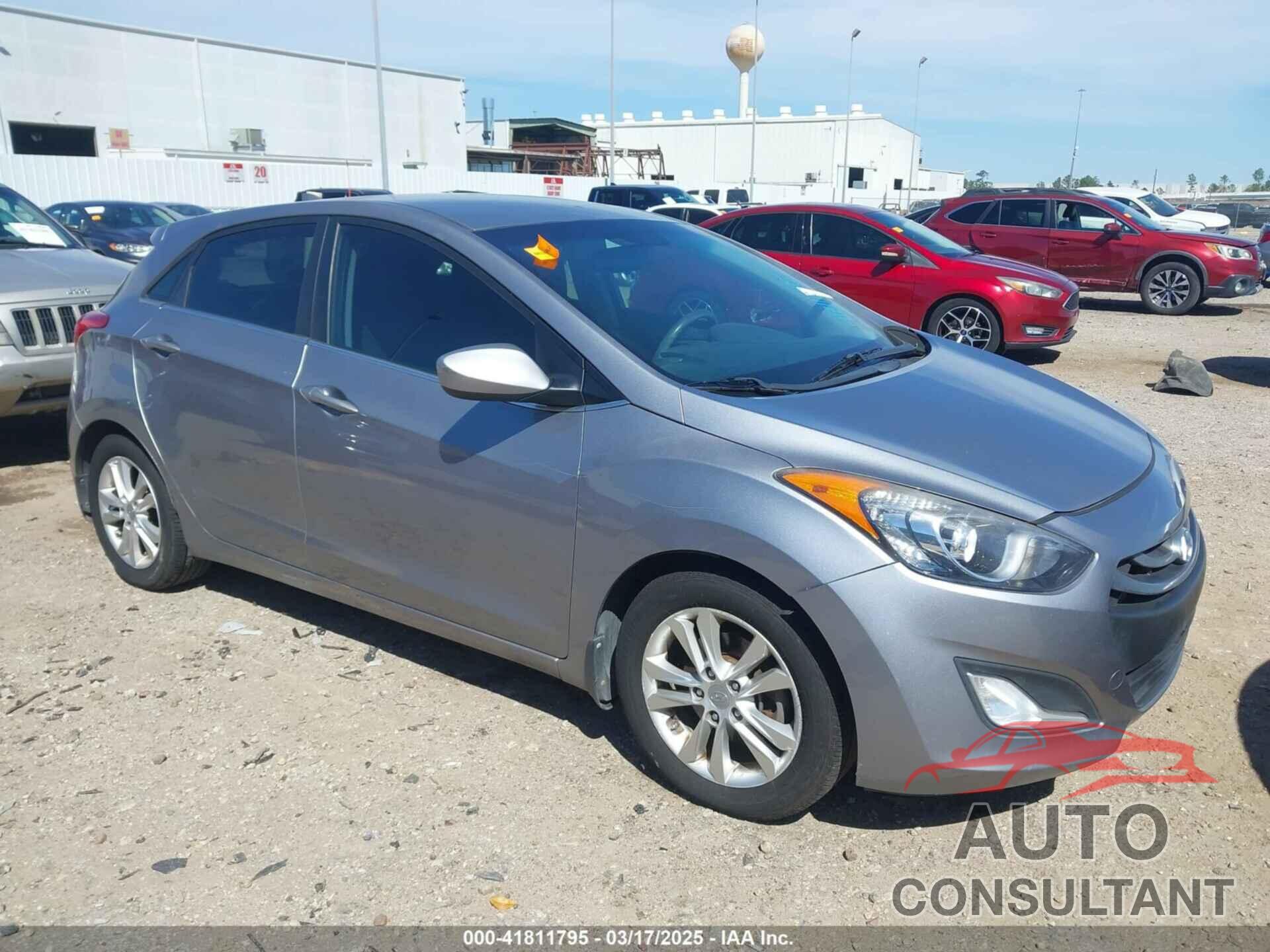 HYUNDAI ELANTRA GT 2013 - KMHD35LE4DU078269
