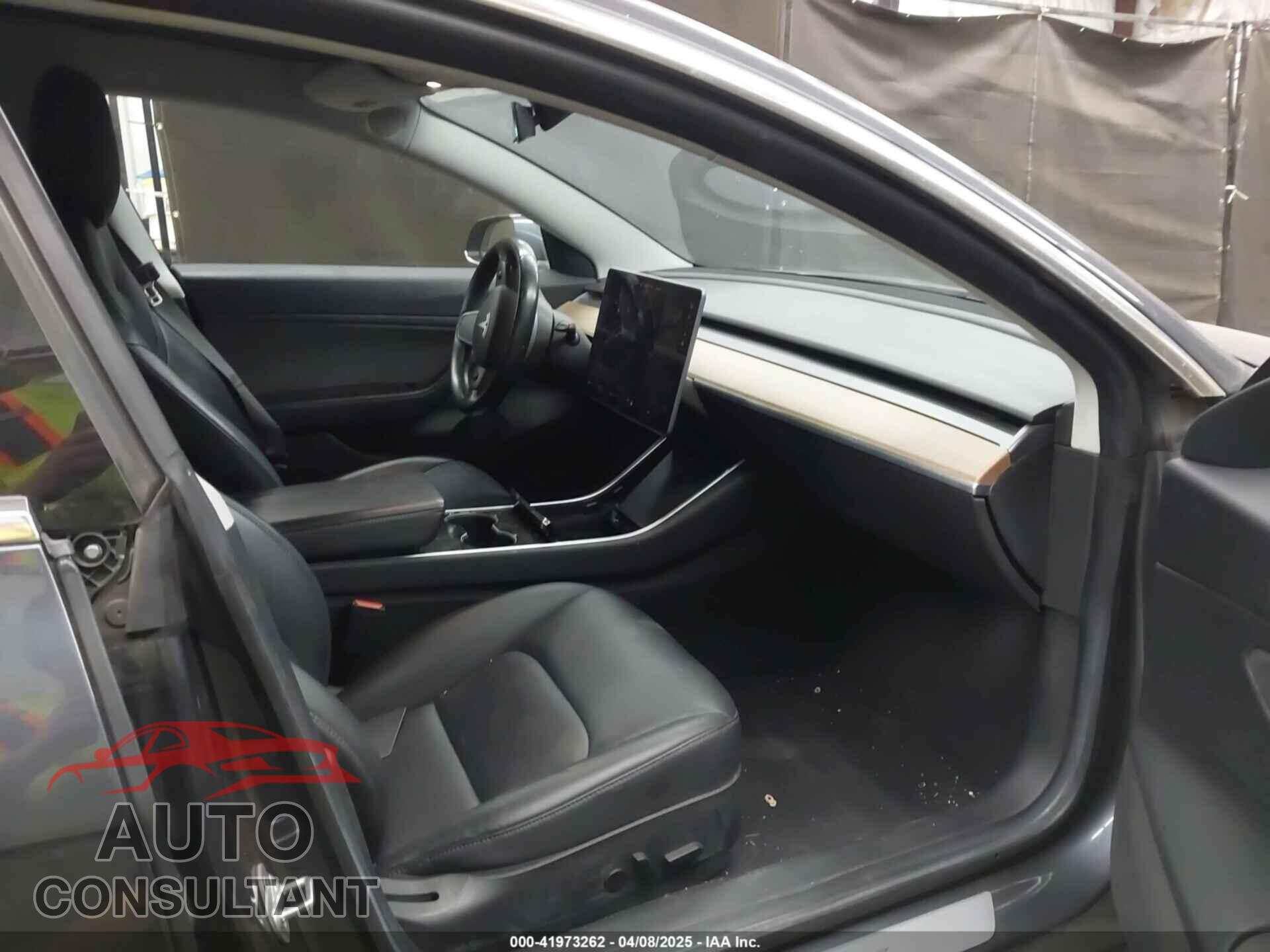 TESLA MODEL 3 2018 - 5YJ3E1EA9JF024211