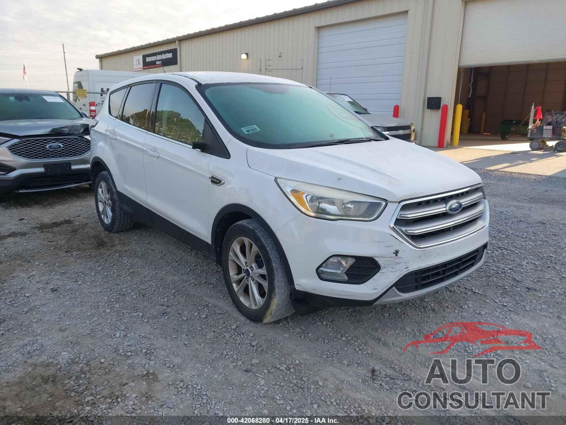 FORD ESCAPE 2017 - 1FMCU0GD3HUA52989