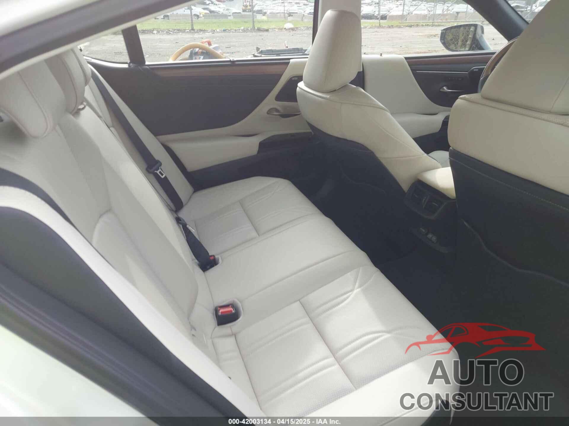 LEXUS ES 300H 2024 - 58AFA1C11RU045086