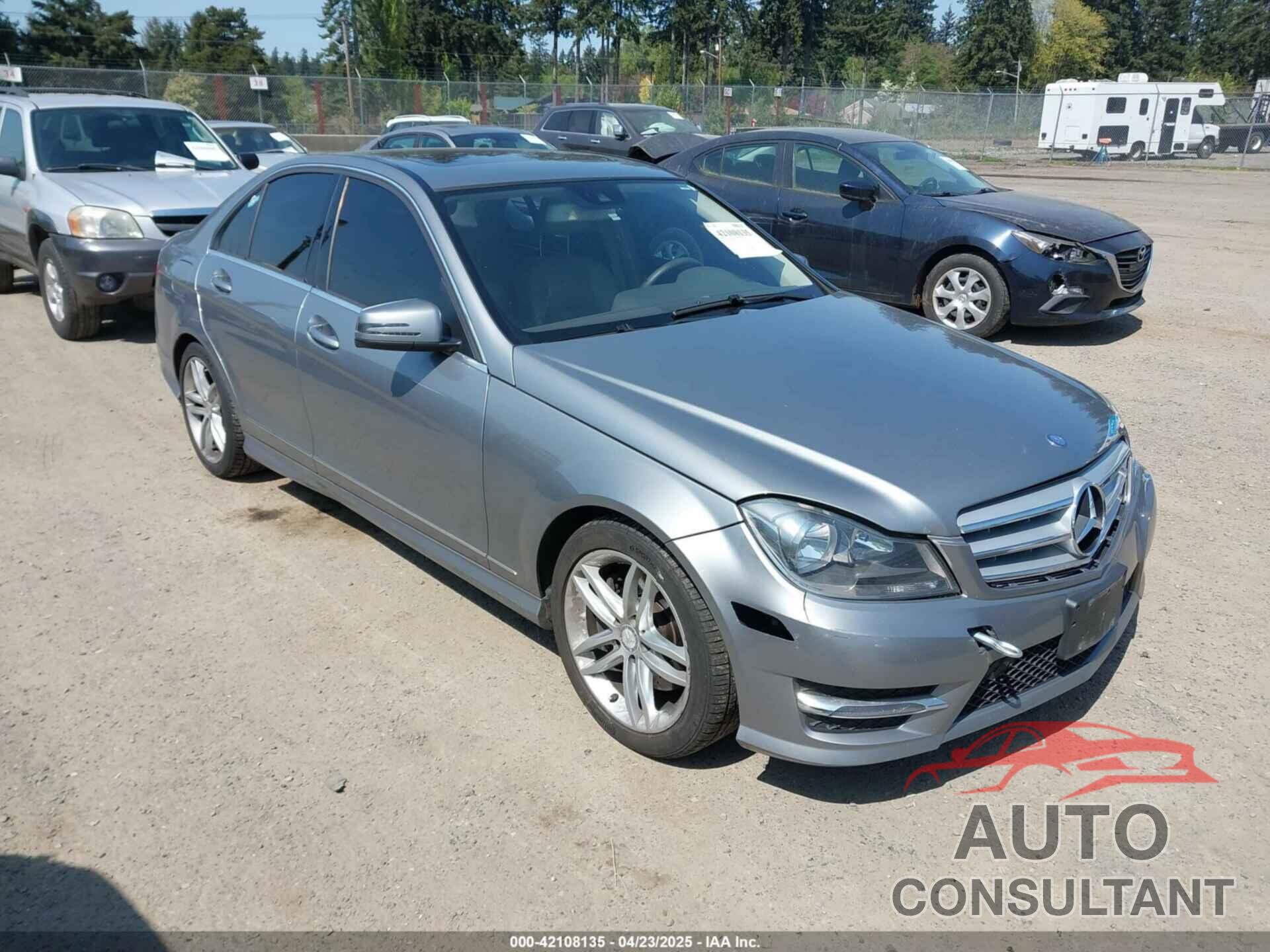 MERCEDES-BENZ C 300 2013 - WDDGF8AB7DG100594