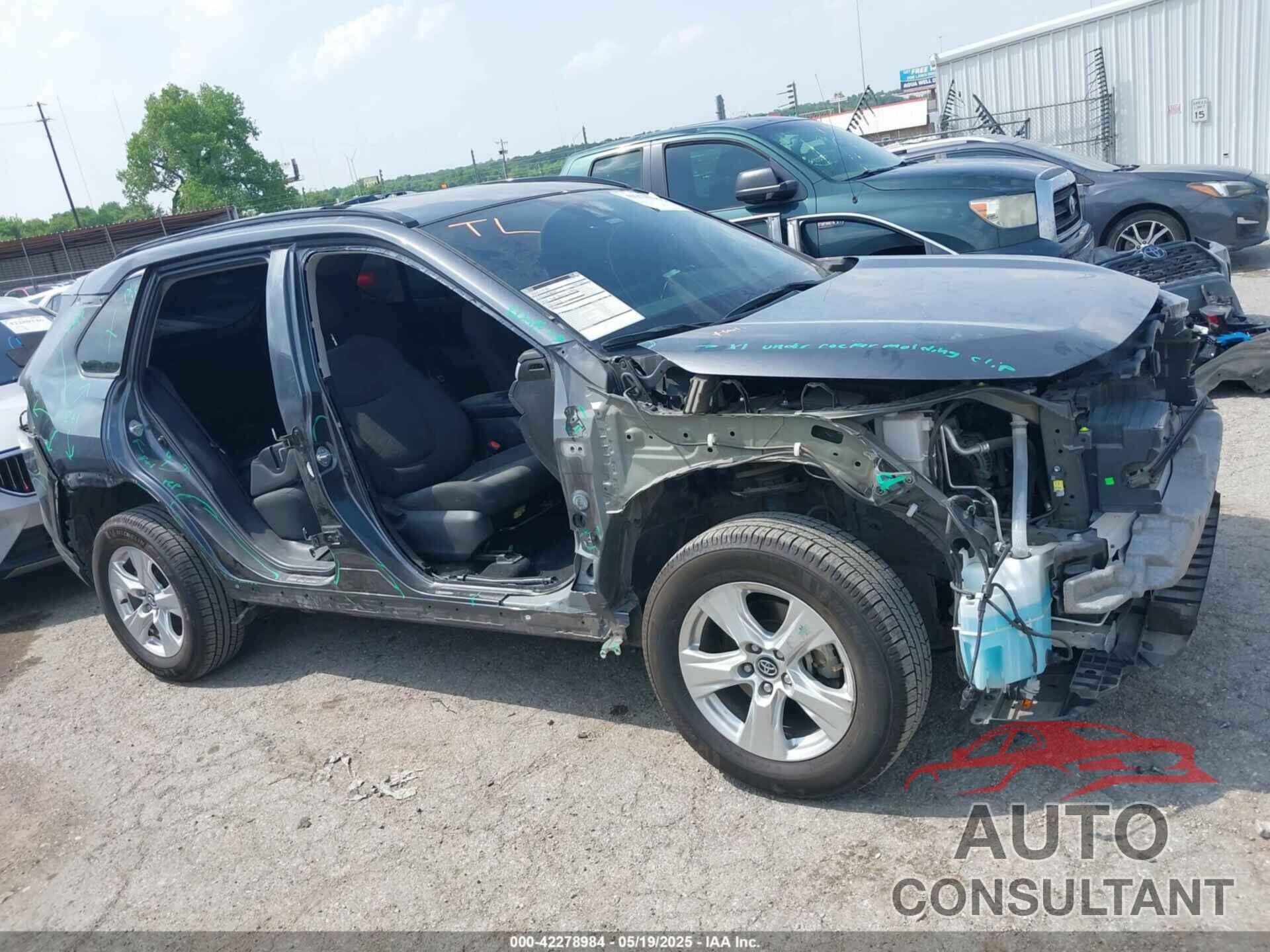 TOYOTA RAV4 2021 - 2T3W1RFV5MC092028