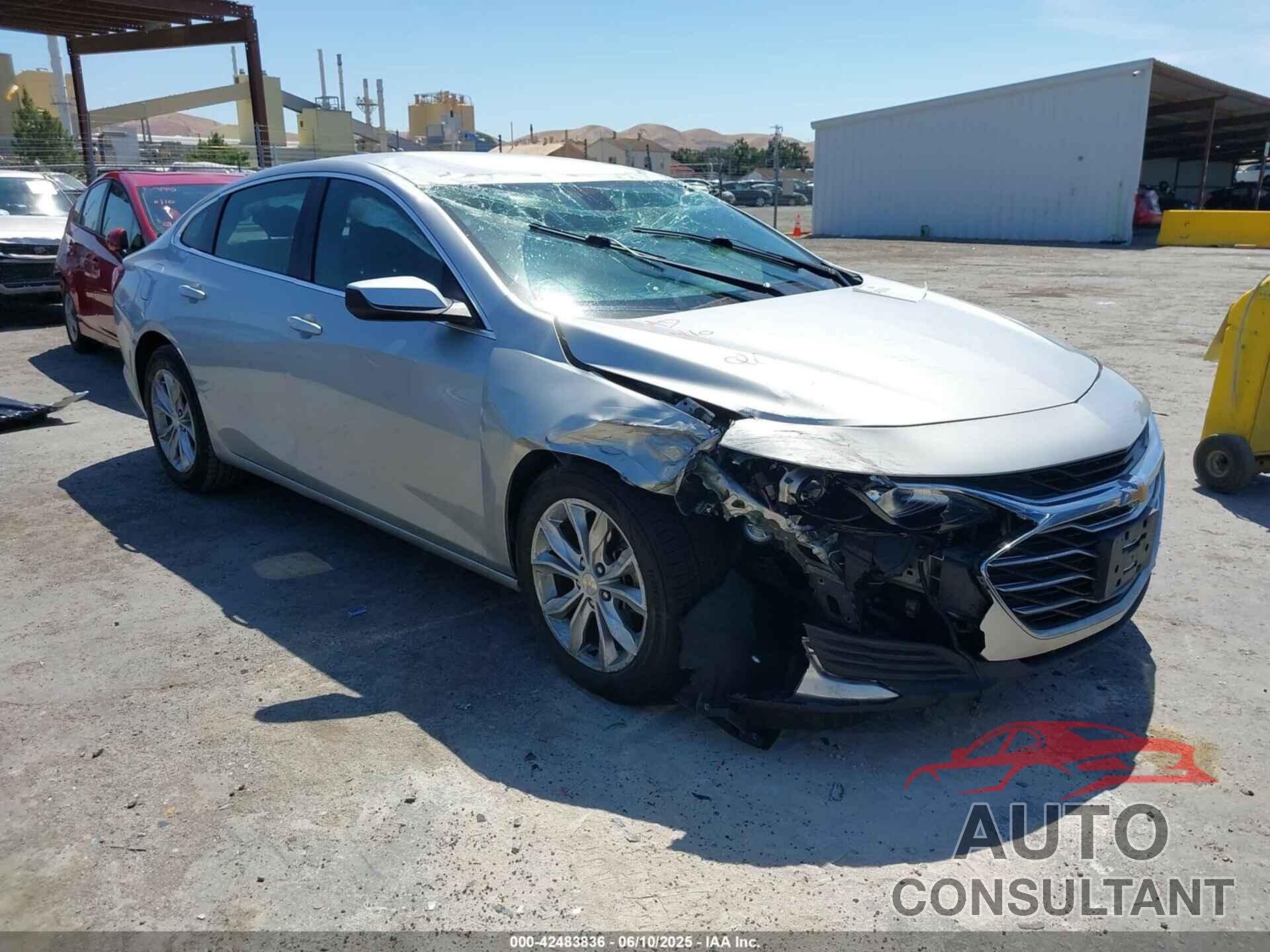 CHEVROLET MALIBU 2019 - 1G1ZD5ST8KF159972