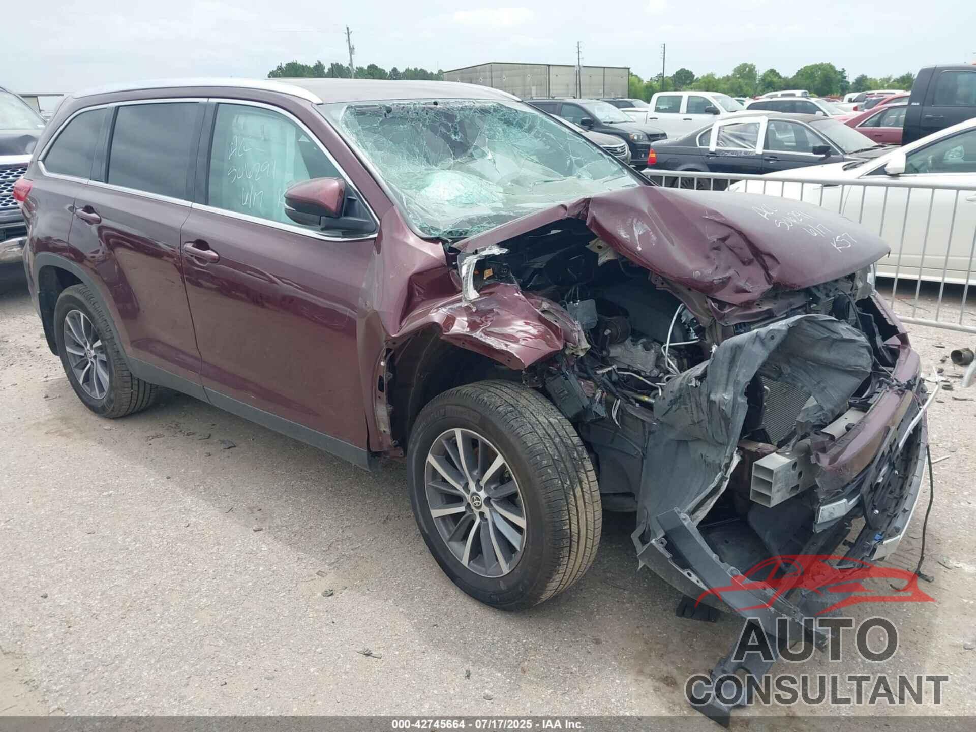 TOYOTA HIGHLANDER 2019 - 5TDJZRFH5KS747072
