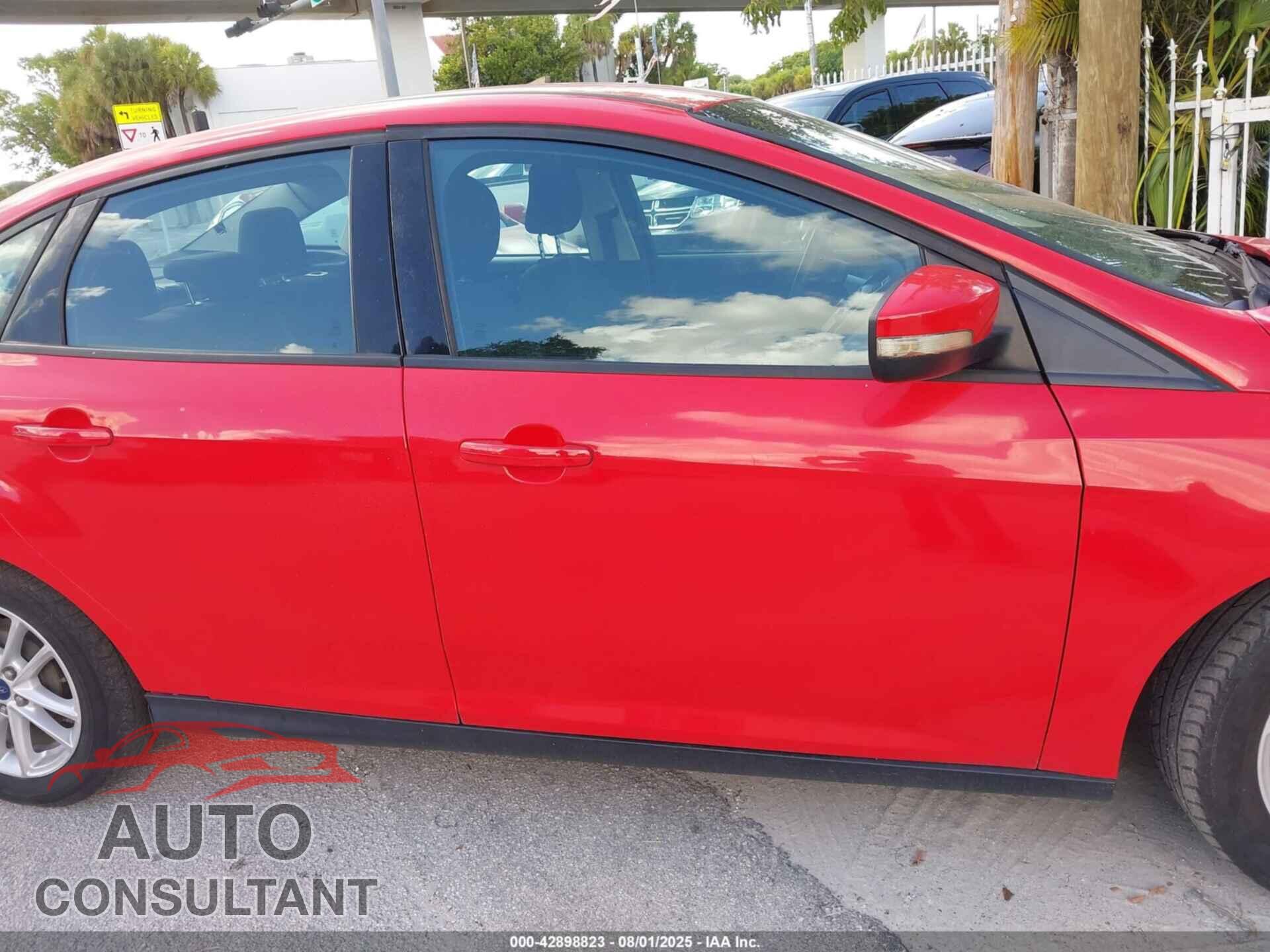 FORD FOCUS 2016 - 1FADP3F22GL271826