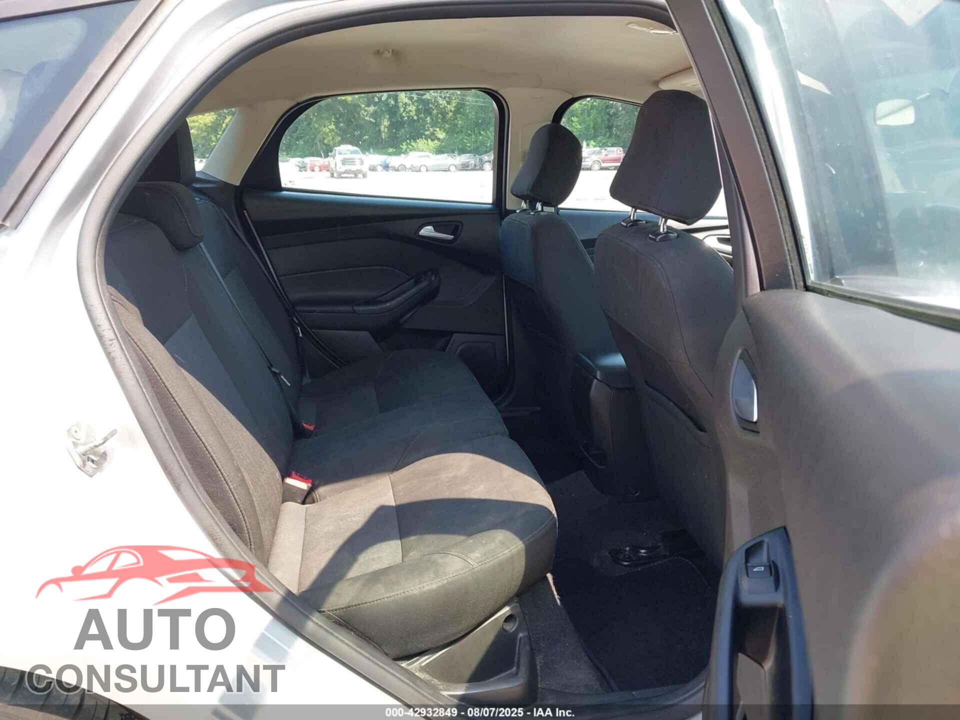 FORD FOCUS 2017 - 1FADP3K29HL271748