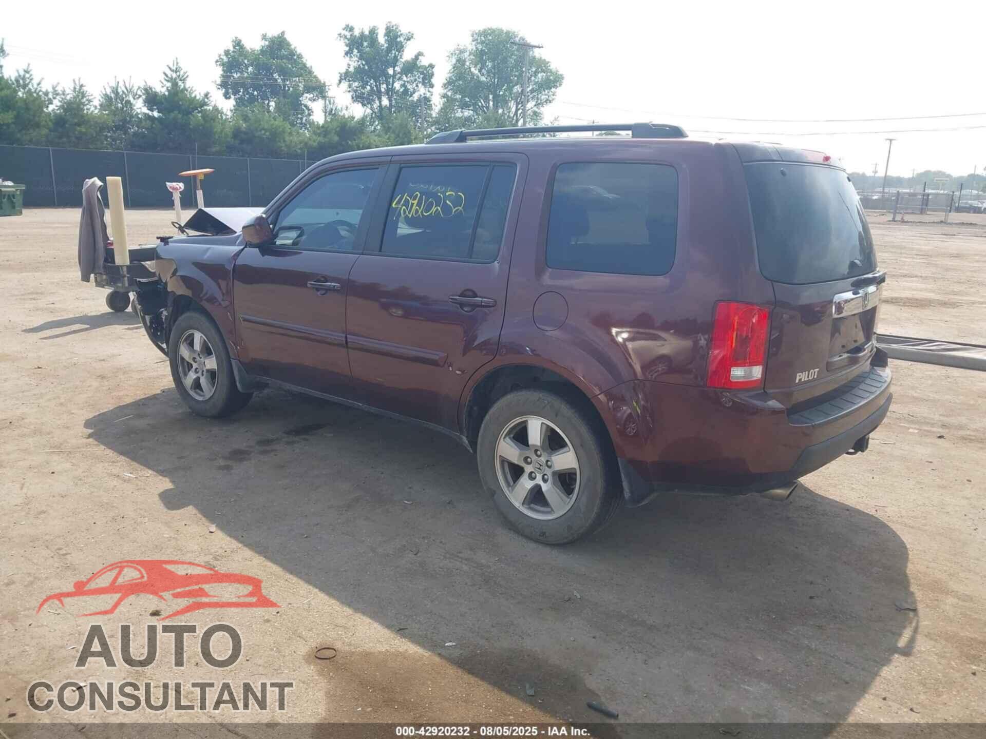 HONDA PILOT 2011 - 5FNYF4H68BB047203