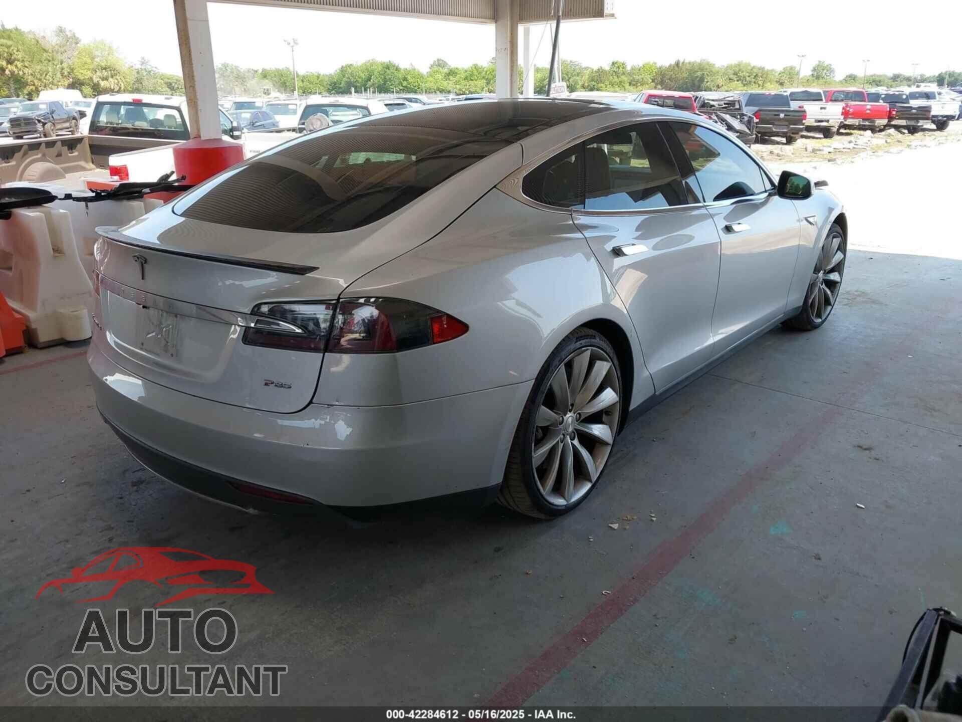 TESLA MODEL S 2013 - 5YJSA1DP6DFP07999