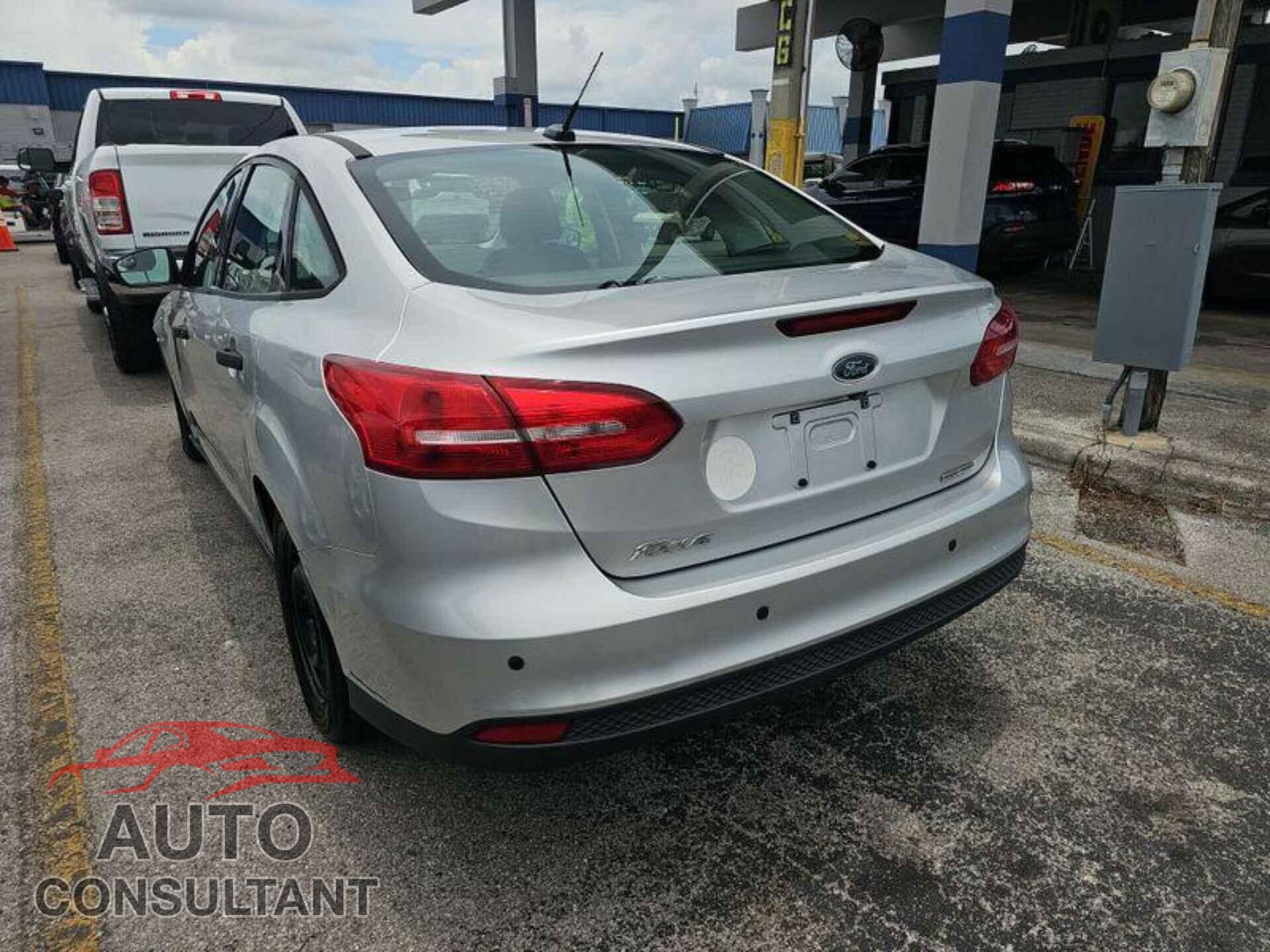 FORD FOCUS 2016 - 1FADP3E26GL306868