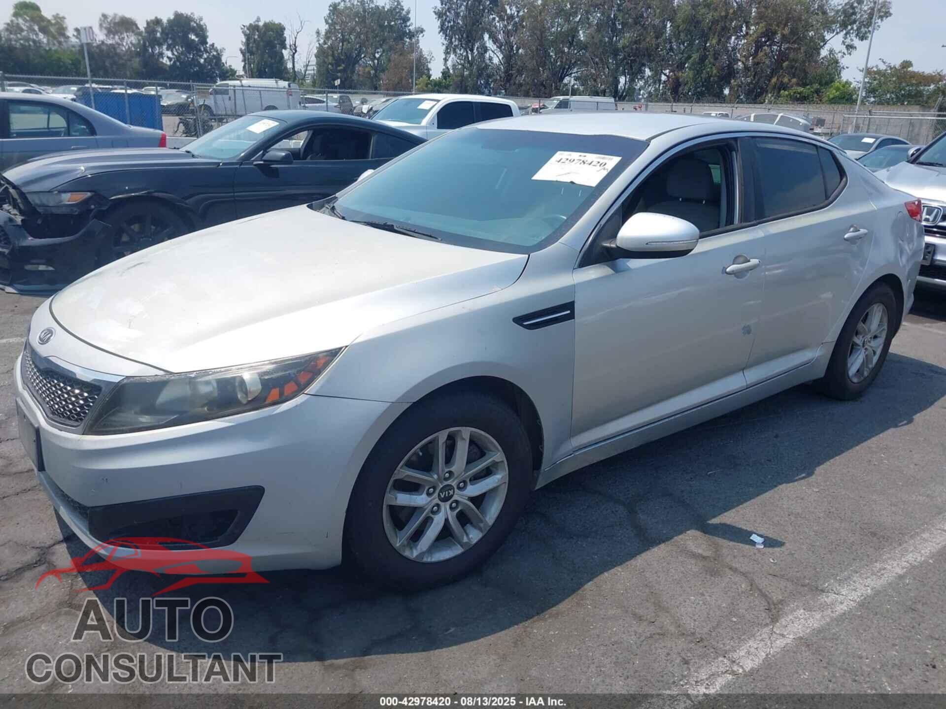 KIA OPTIMA 2011 - KNAGM4A75B5121907