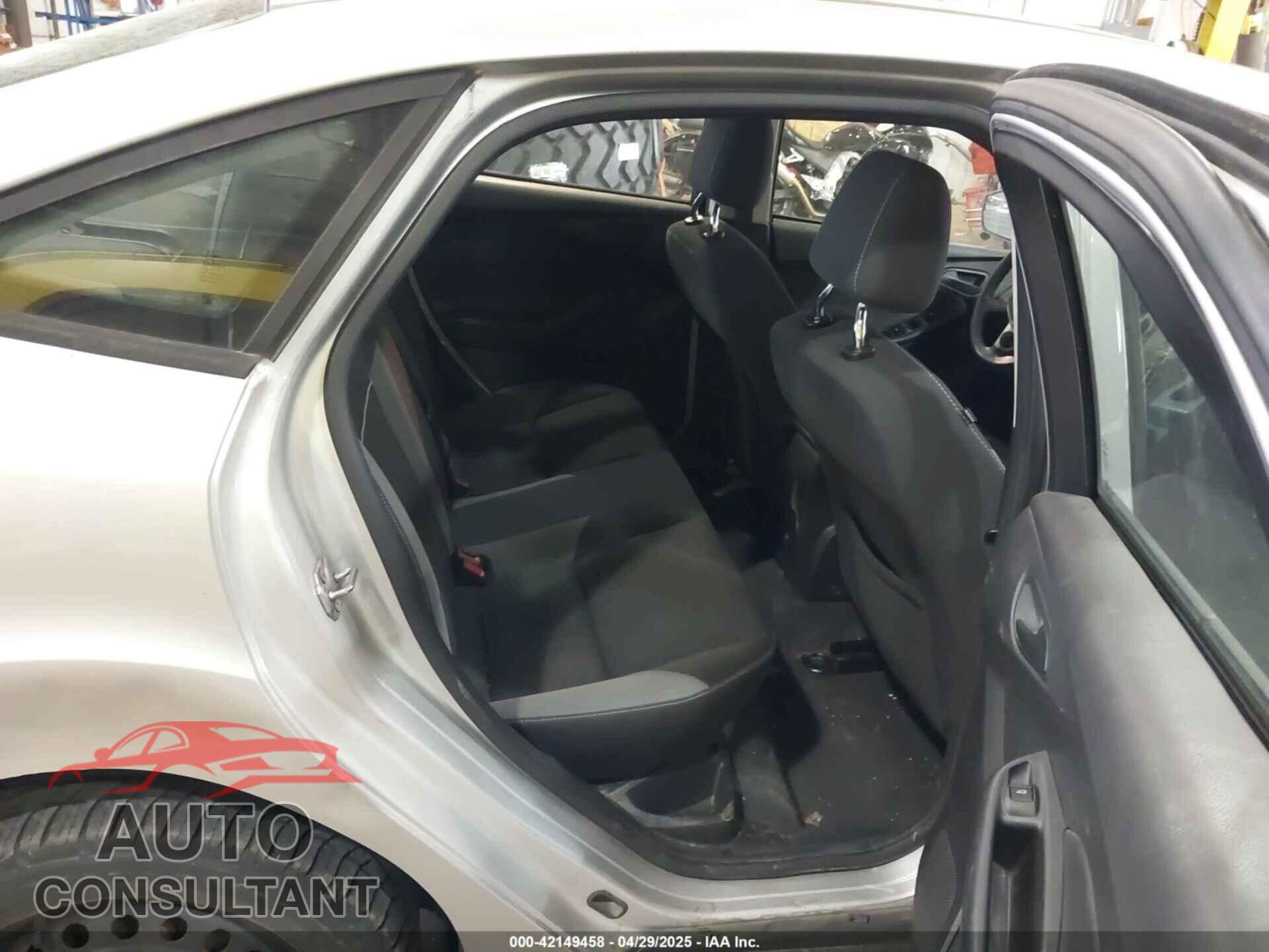 FORD FOCUS 2012 - 1FAHP3F26CL207199