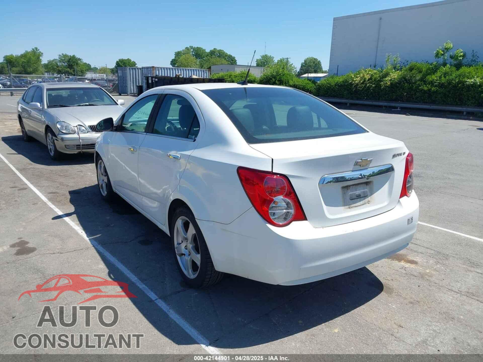 CHEVROLET SONIC 2014 - 1G1JE5SH9E4113444