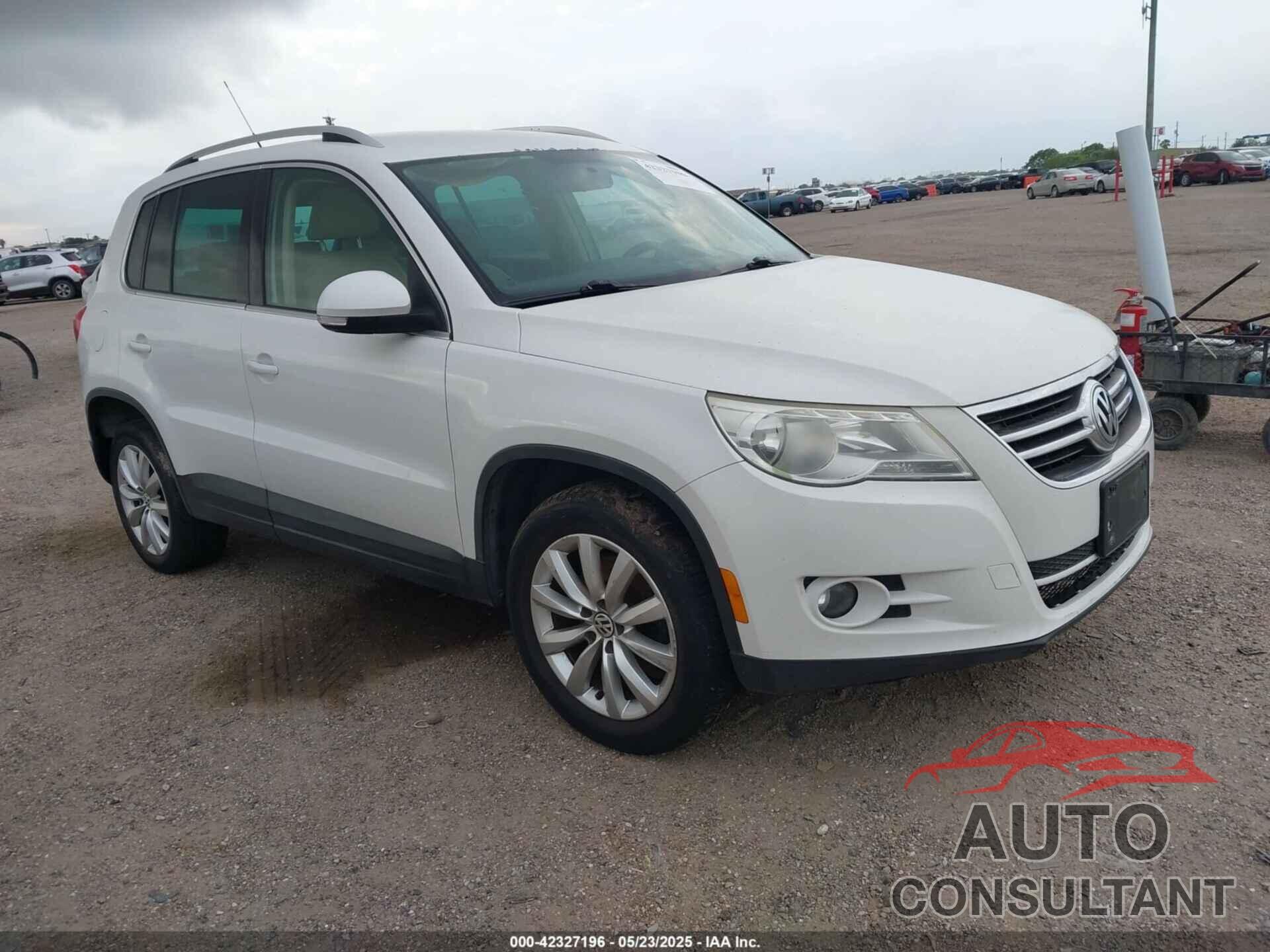VOLKSWAGEN TIGUAN 2011 - WVGAV7AX8BW555798