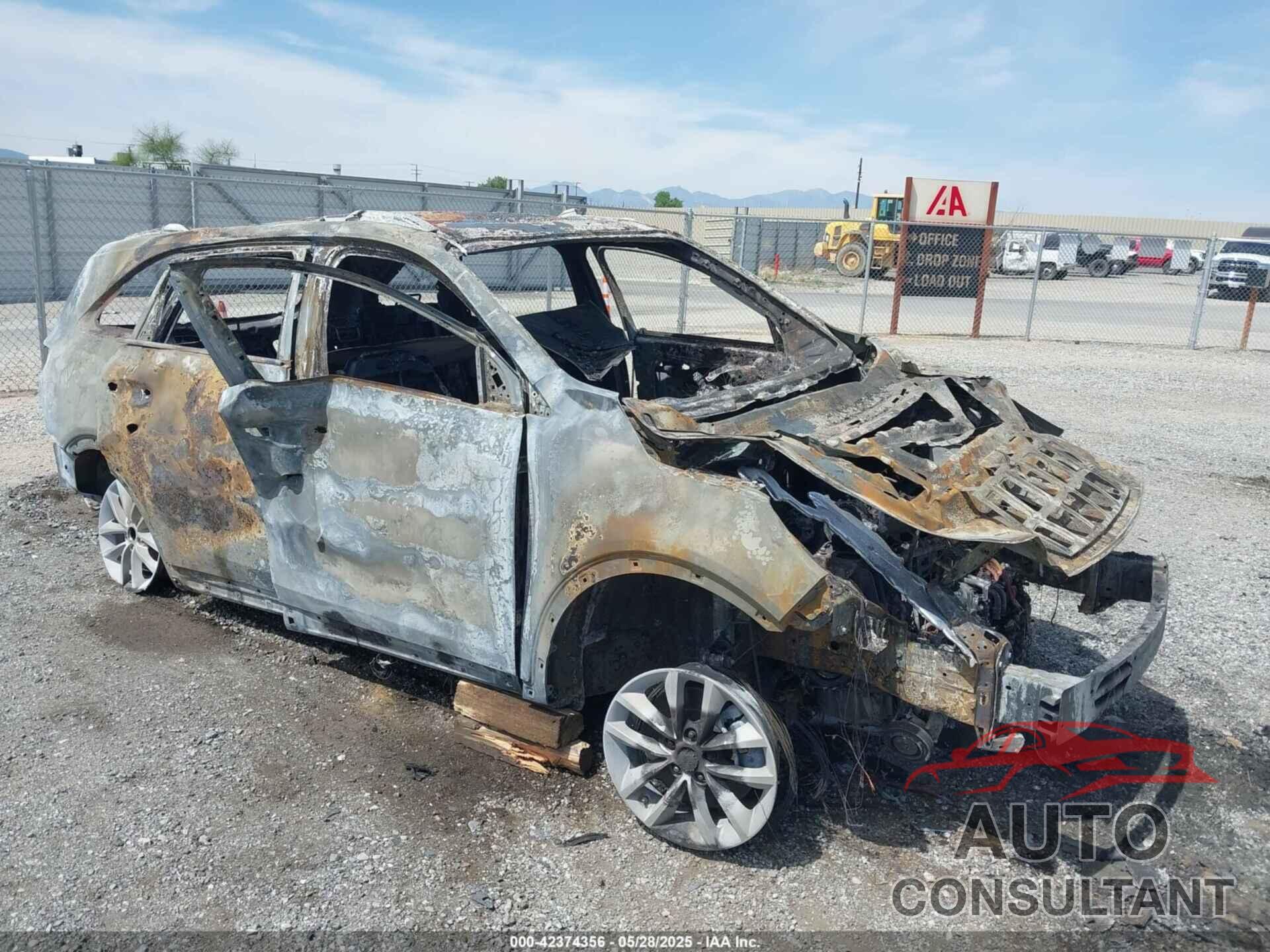 KIA SORENTO 2017 - 5XYPGDA32HG281721