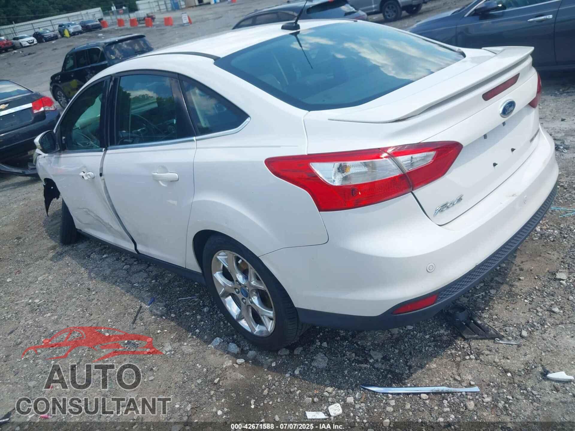 FORD FOCUS 2012 - 1FAHP3J28CL270618