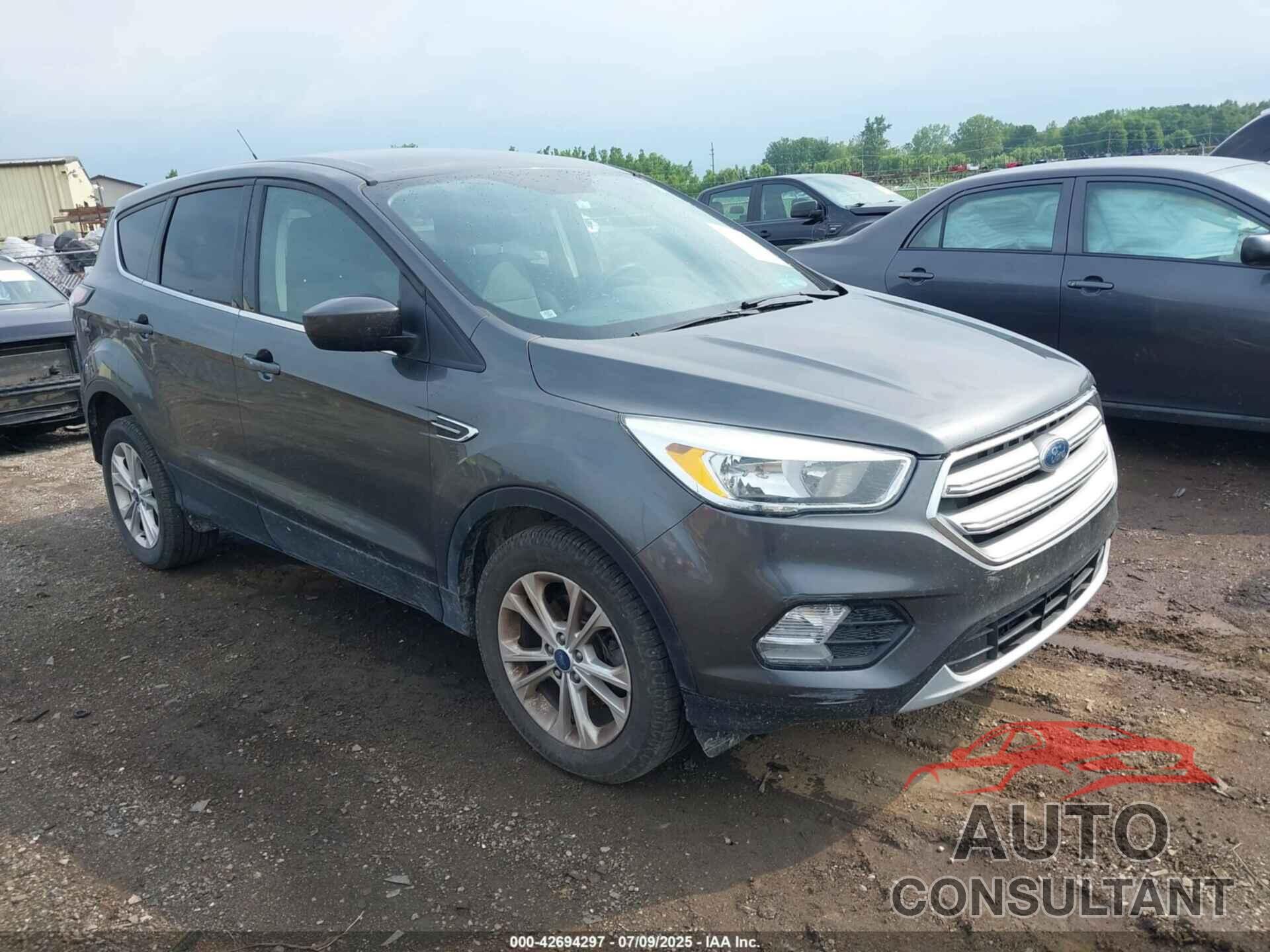 FORD ESCAPE 2017 - 1FMCU0GD8HUA49294
