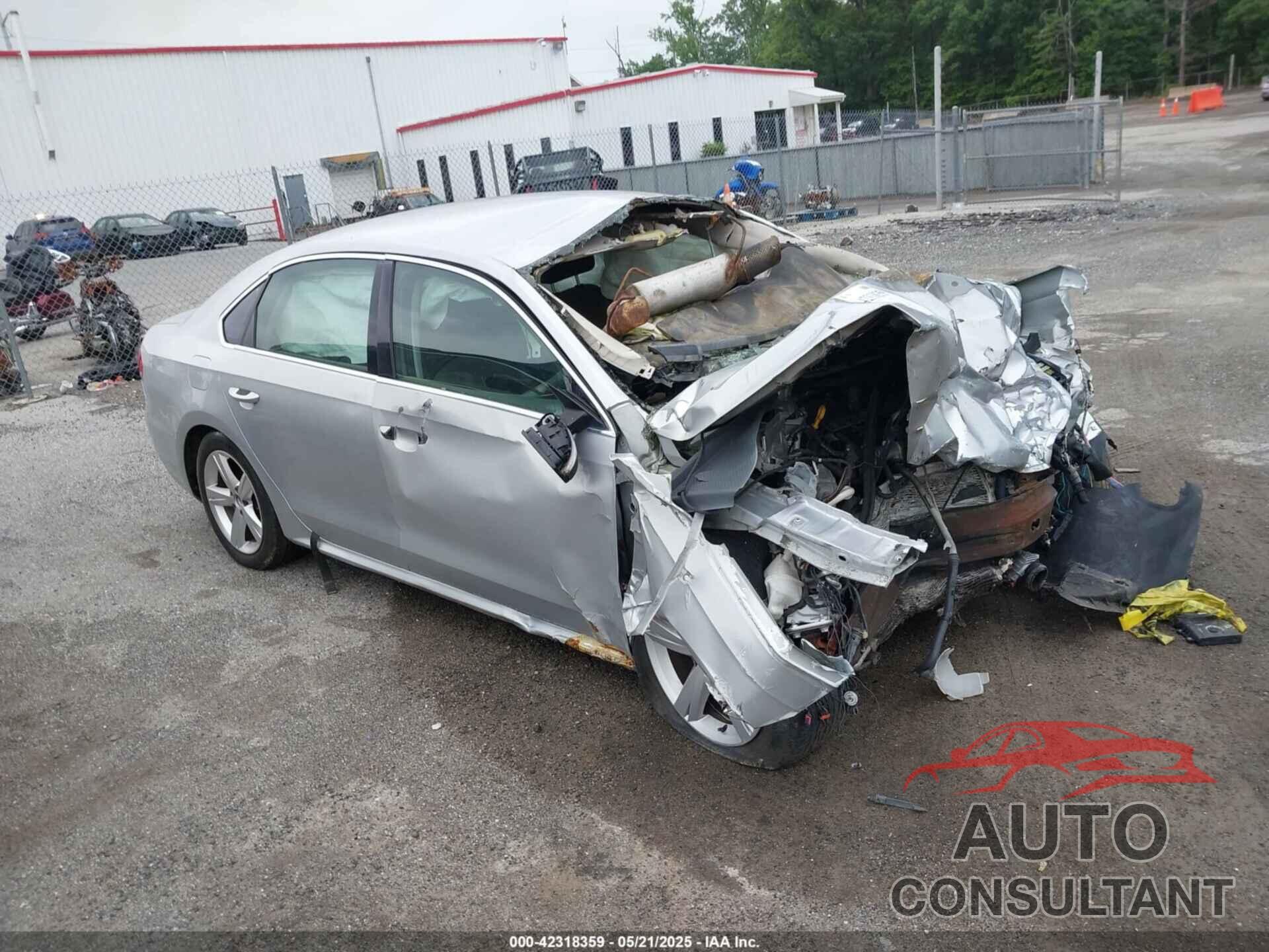 VOLKSWAGEN PASSAT 2014 - 1VWAT7A38EC032808