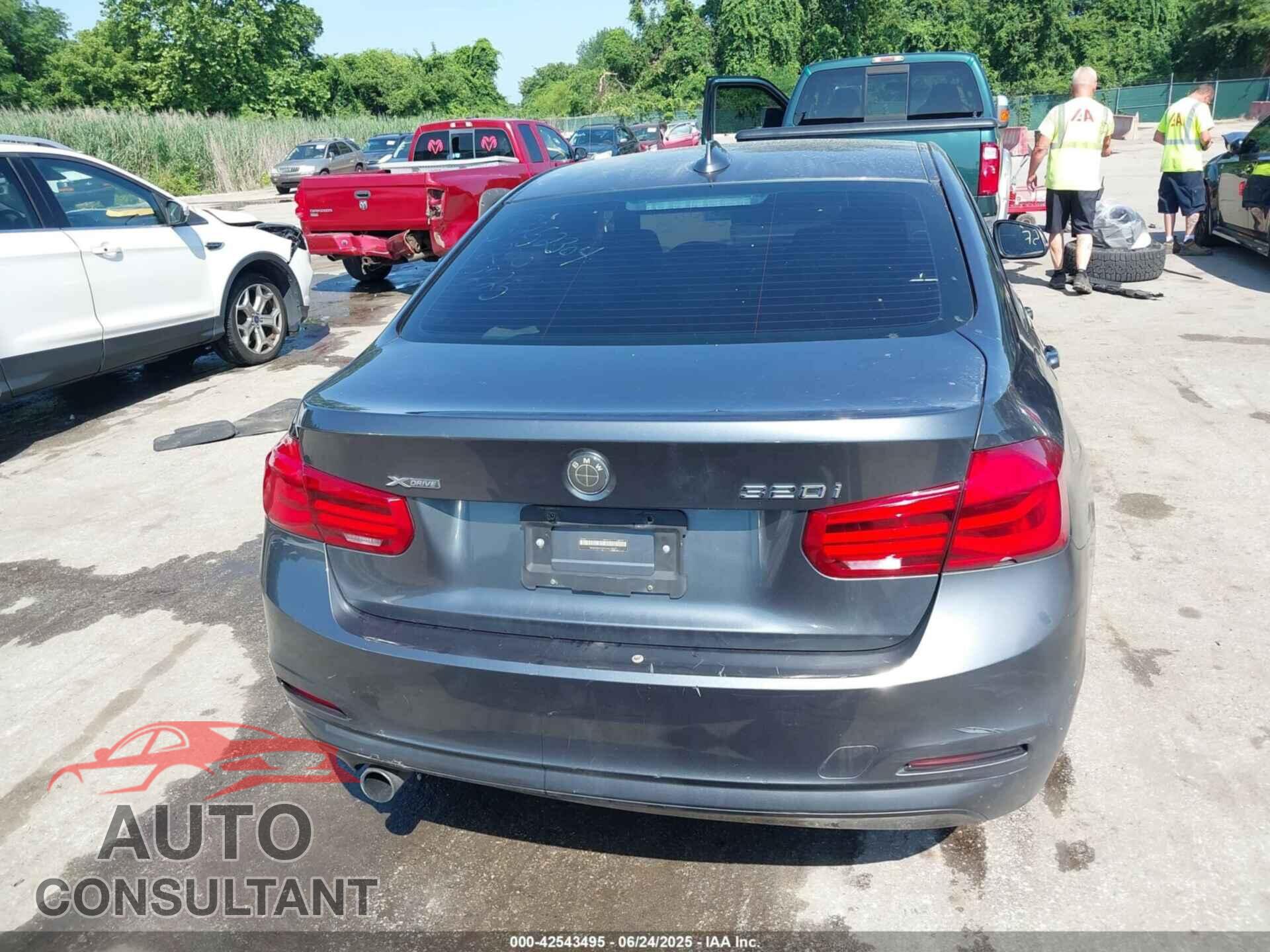 BMW 320I 2016 - WBA8E5G55GNU19927