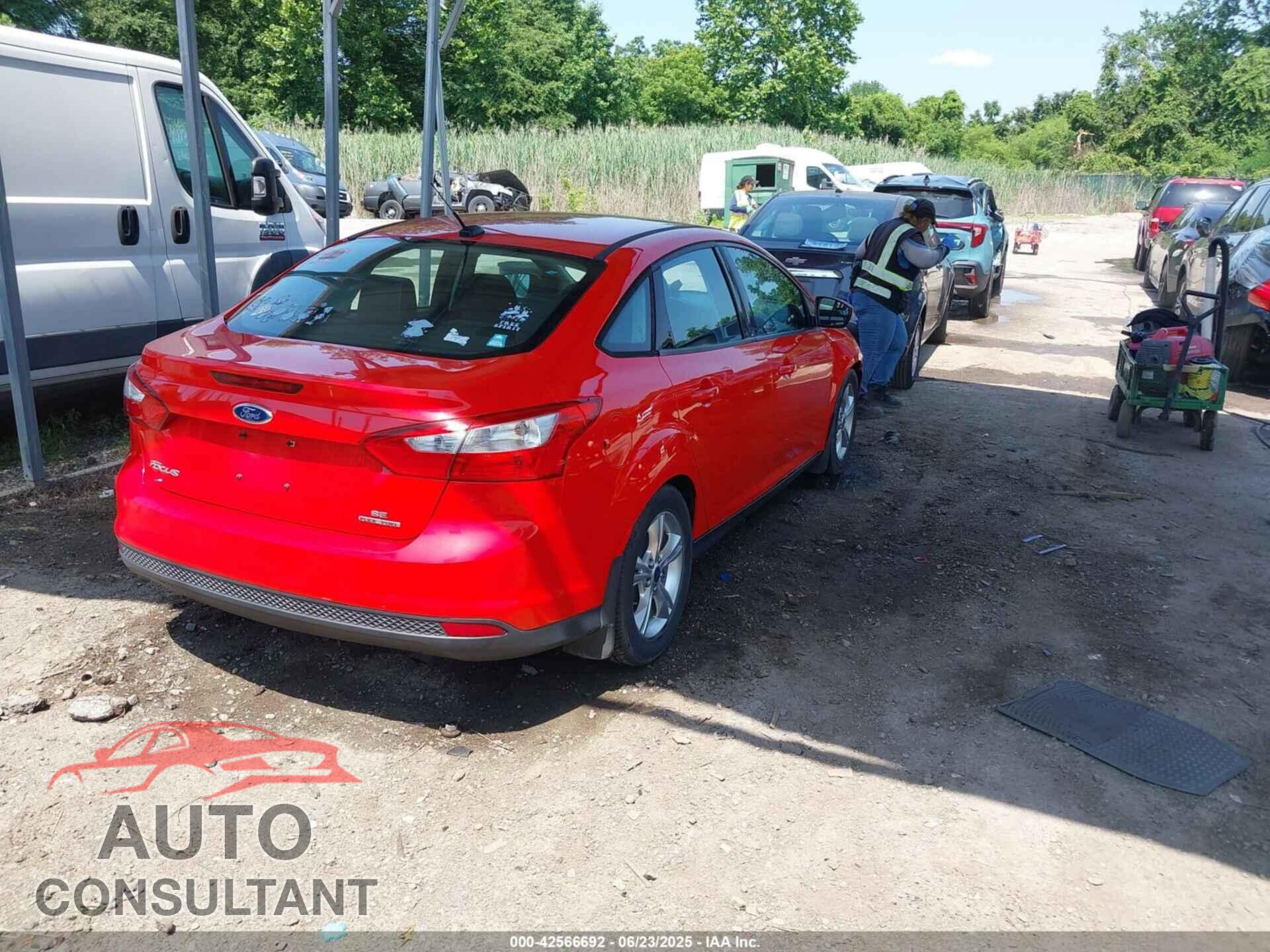 FORD FOCUS 2014 - 1FADP3F27EL107212