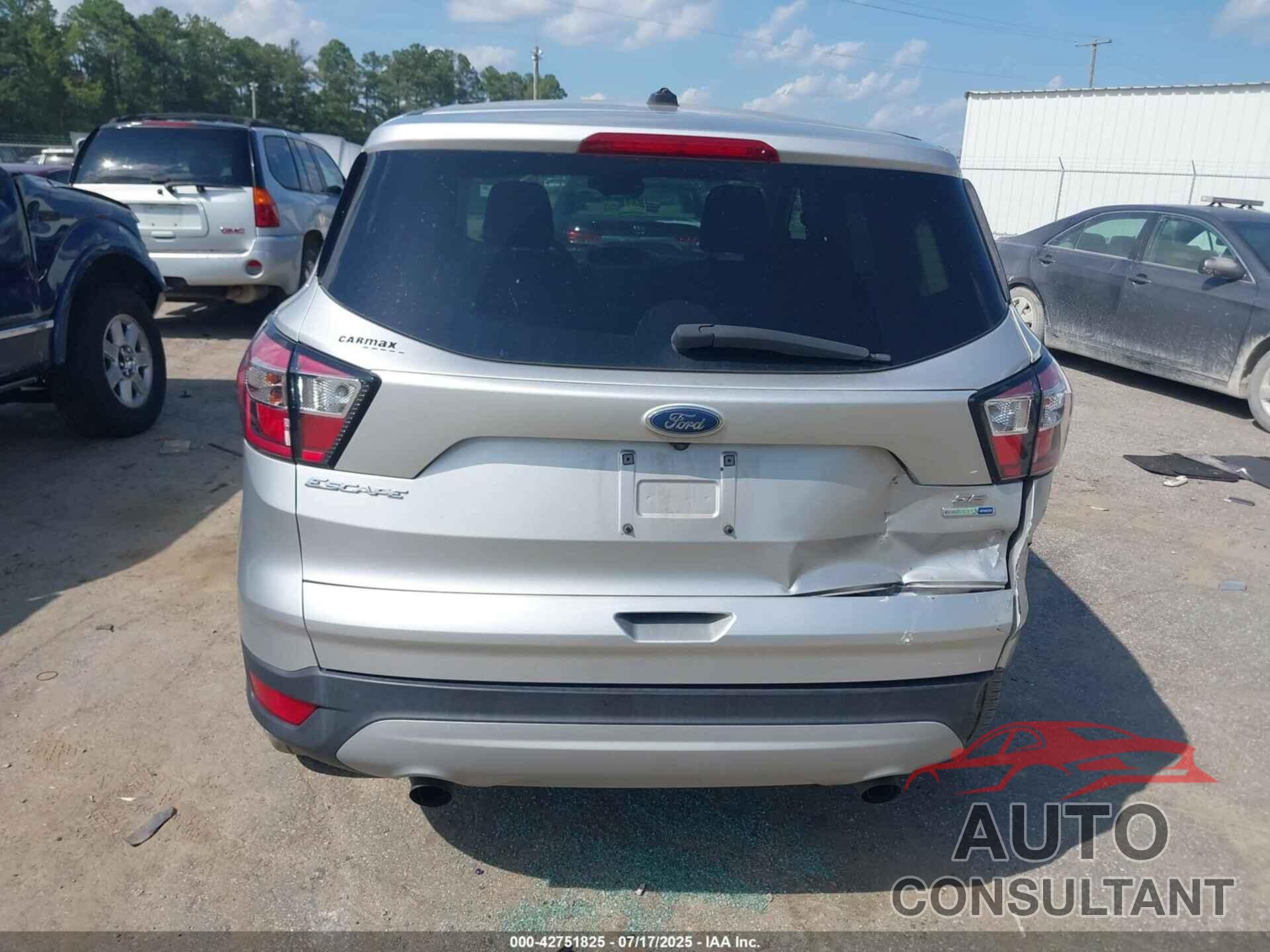 FORD ESCAPE 2017 - 1FMCU9GD0HUD01589