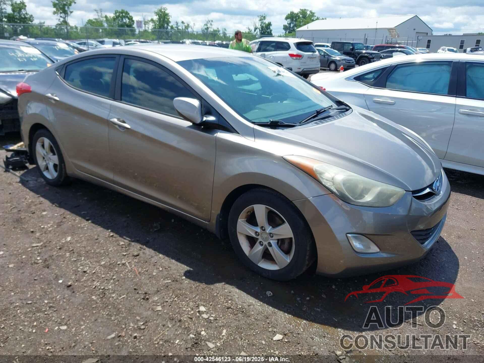 HYUNDAI ELANTRA 2013 - 5NPDH4AE5DH336439