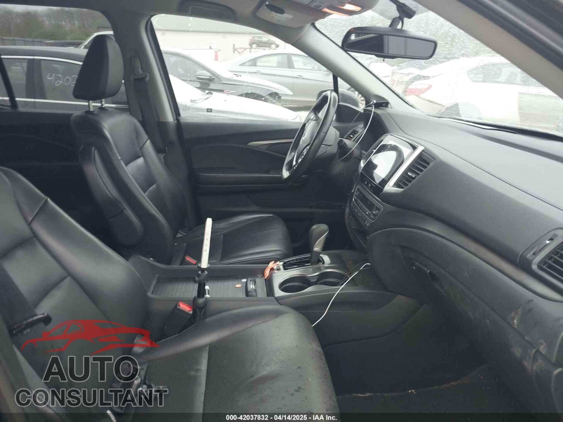 HONDA RIDGELINE 2017 - 5FPYK3F6XHB014969