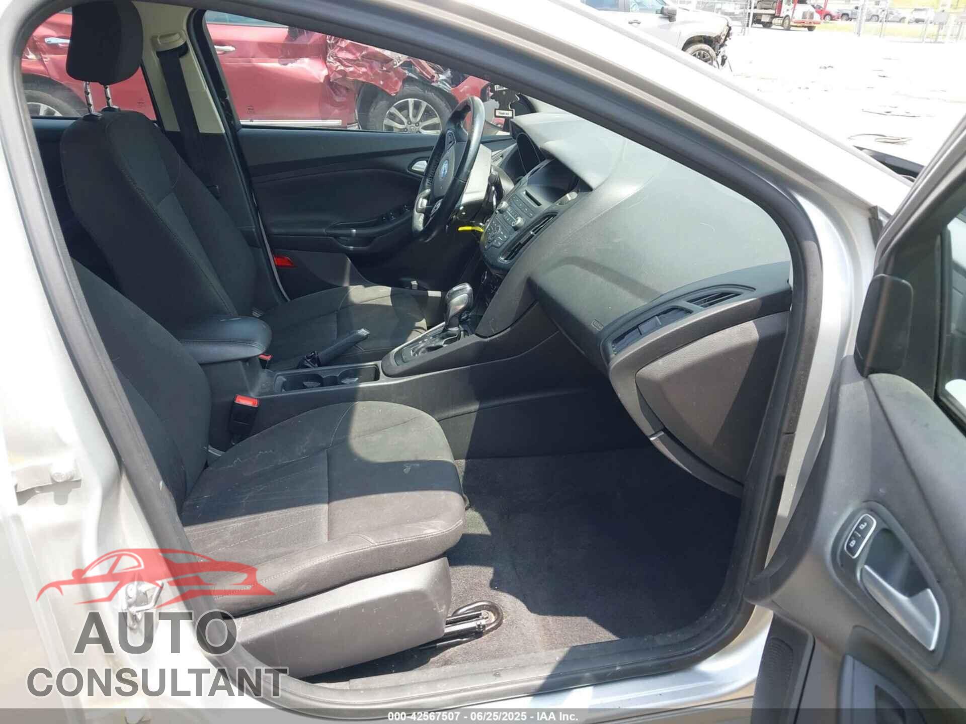 FORD FOCUS 2015 - 1FADP3F28FL246704