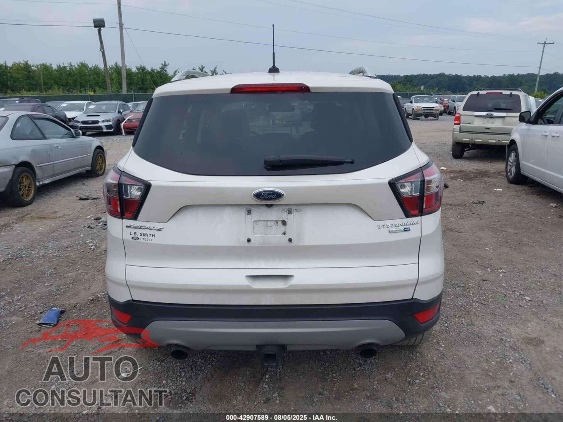 FORD ESCAPE 2017 - 1FMCU9J96HUF09433