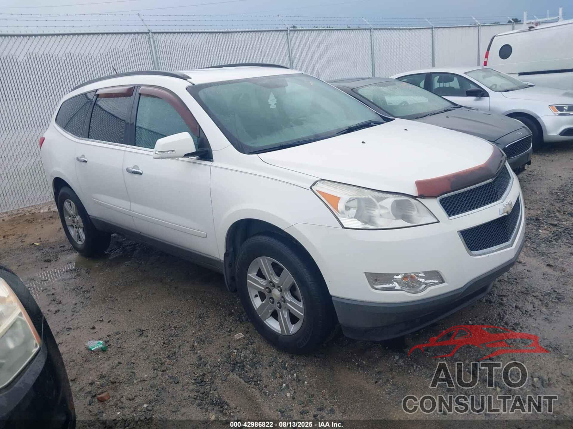 CHEVROLET TRAVERSE 2011 - 1GNKRGED6BJ137757