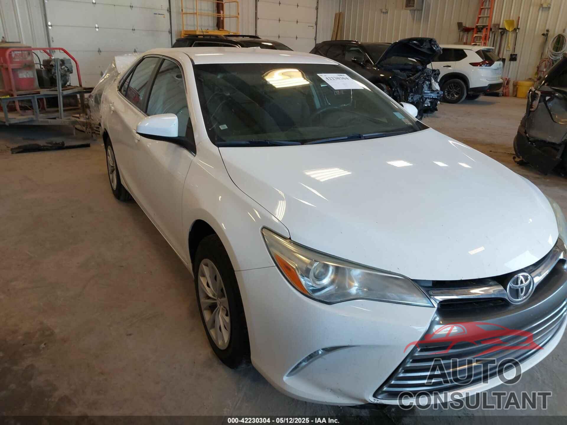 TOYOTA CAMRY 2016 - 4T4BF1FK4GR547430