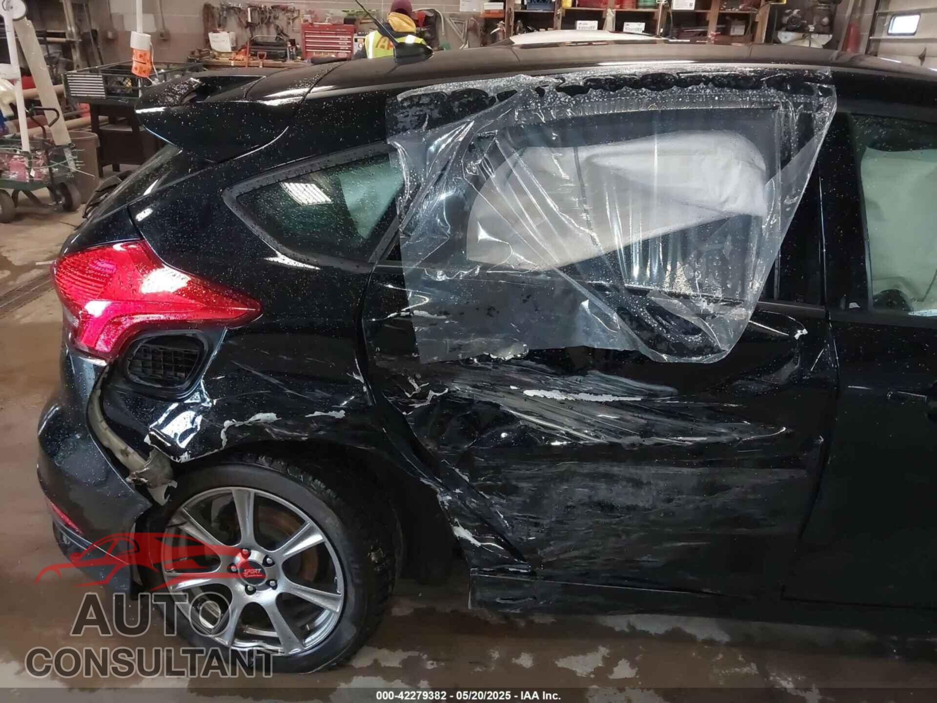 FORD FOCUS ST 2017 - 1FADP3L97HL298488