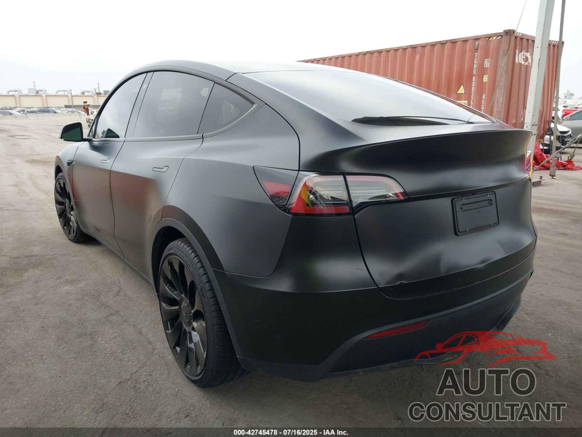 TESLA MODEL Y 2023 - 7SAYGDEF2PF659490