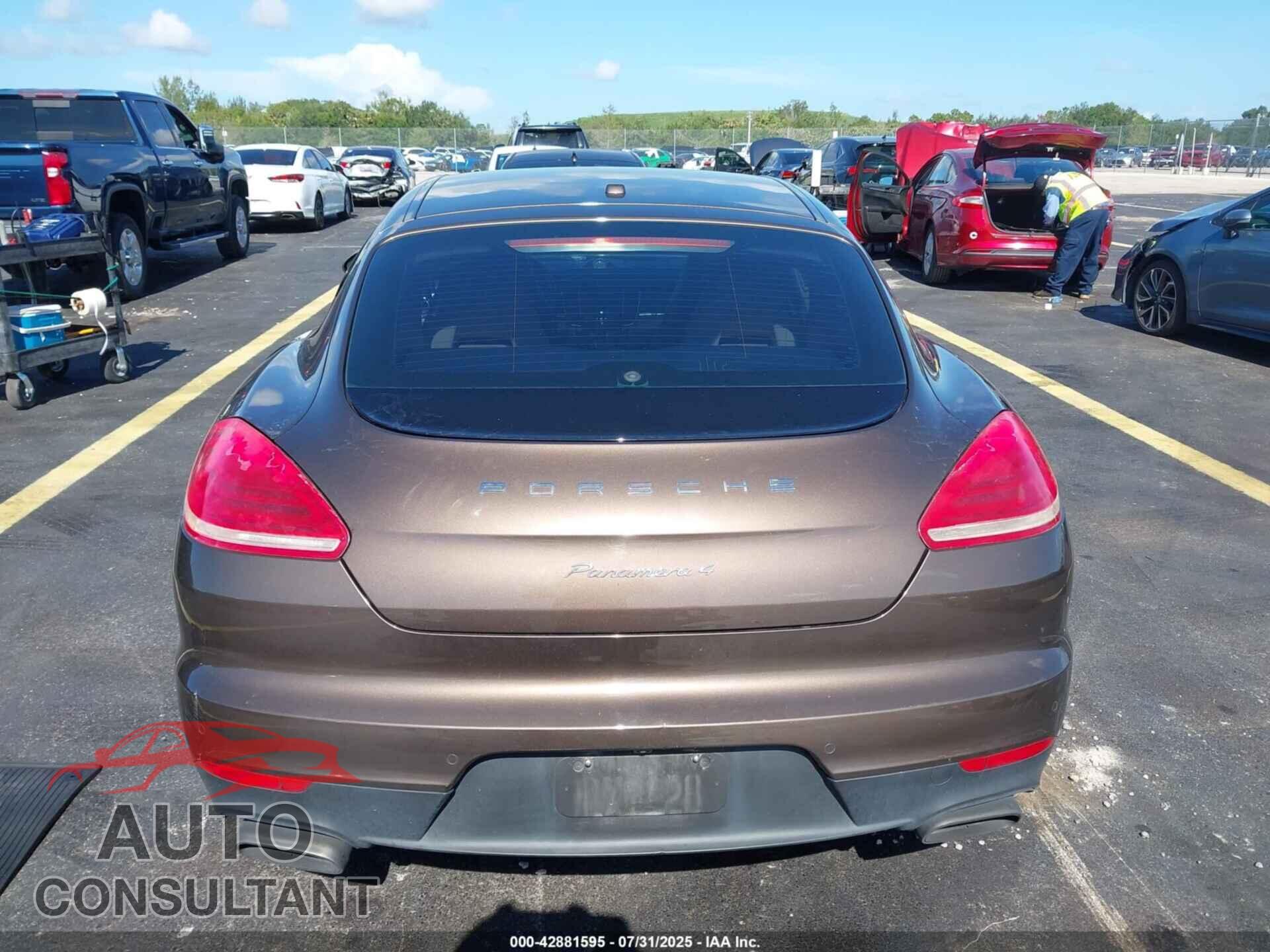 PORSCHE PANAMERA 2015 - WP0AA2A70FL001374
