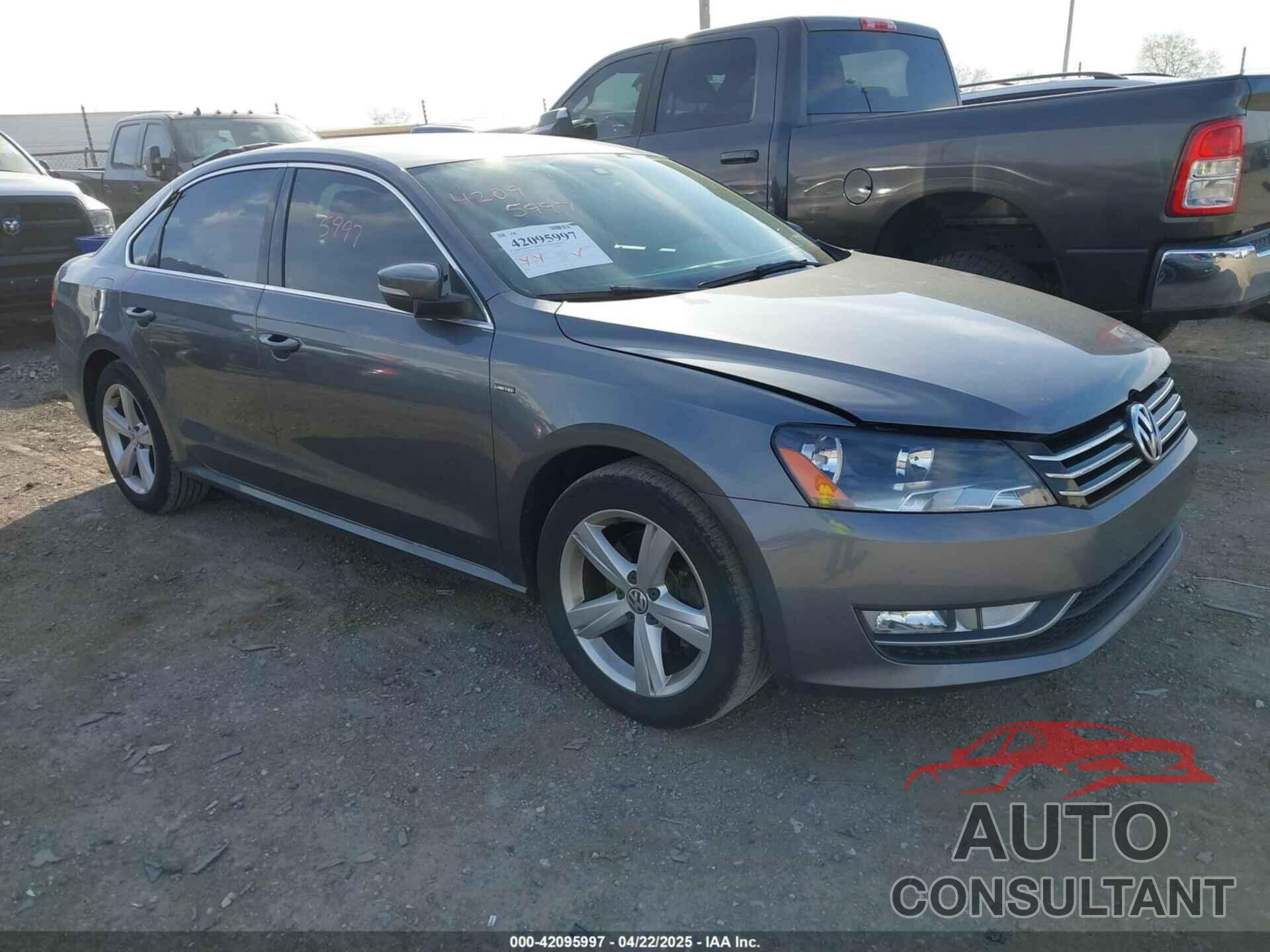 VOLKSWAGEN PASSAT 2015 - 1VWAT7A32FC109349