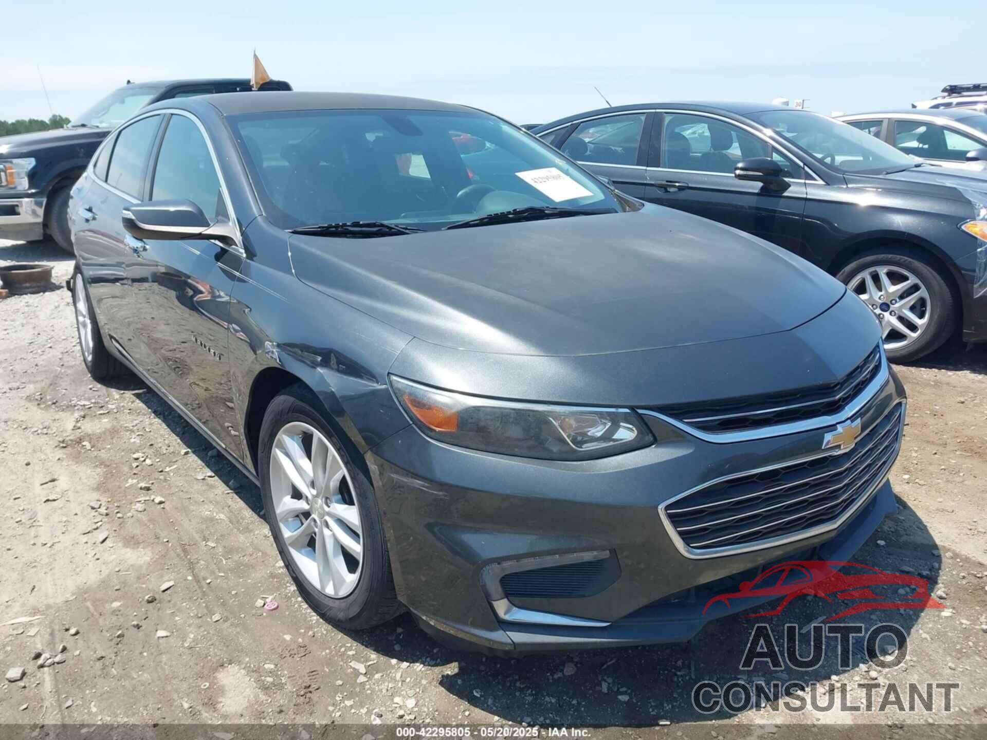CHEVROLET MALIBU 2017 - 1G1ZE5ST2HF217807