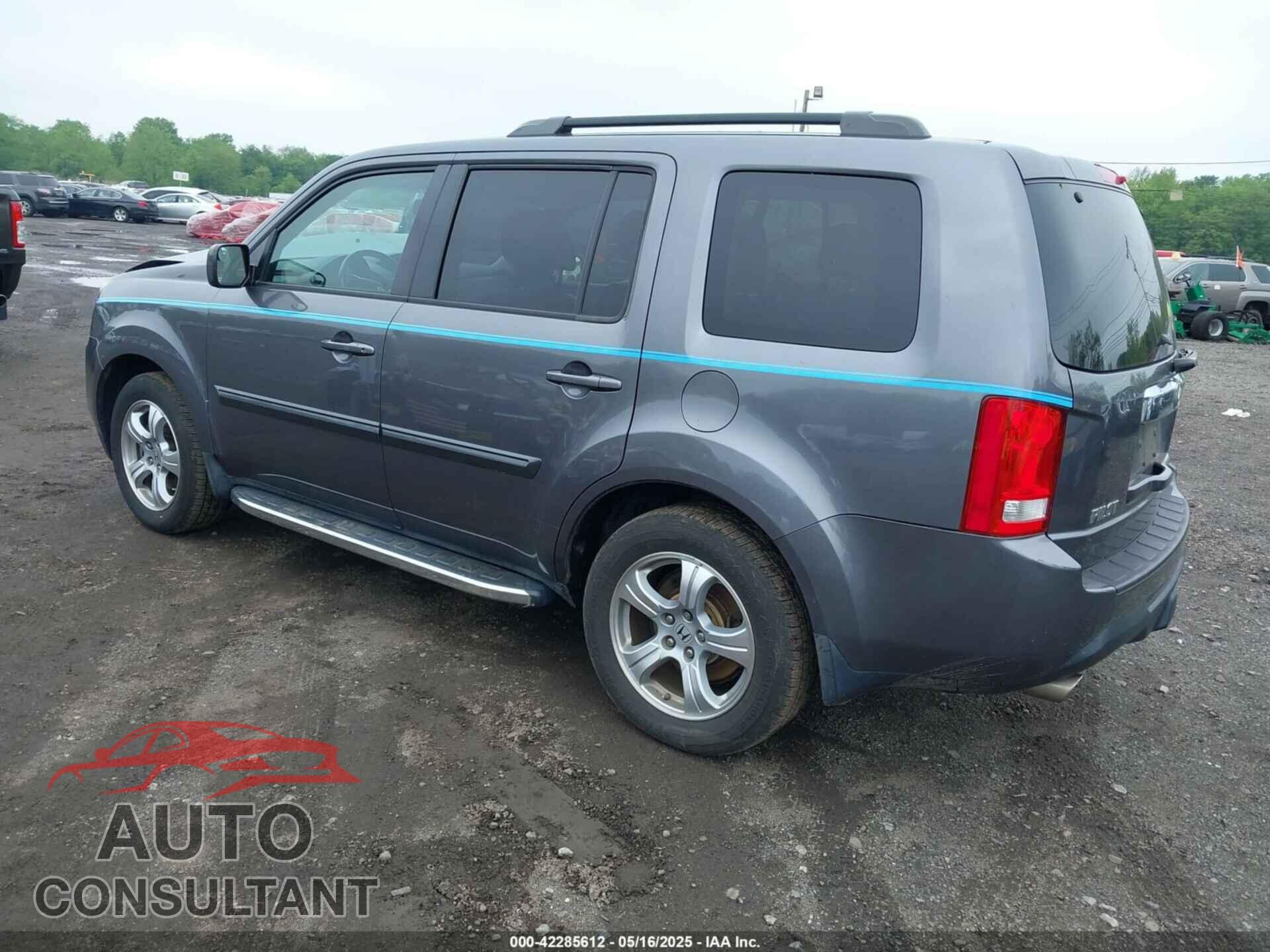 HONDA PILOT 2015 - 5FNYF4H61FB005512