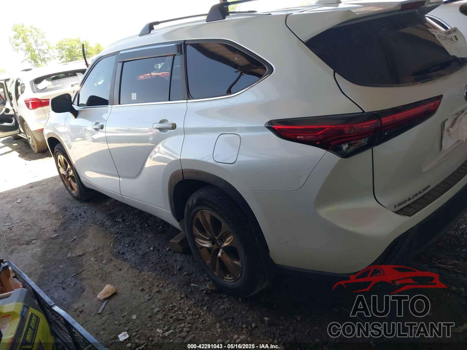 TOYOTA HIGHLANDER 2023 - 5TDAARAH7PS017203