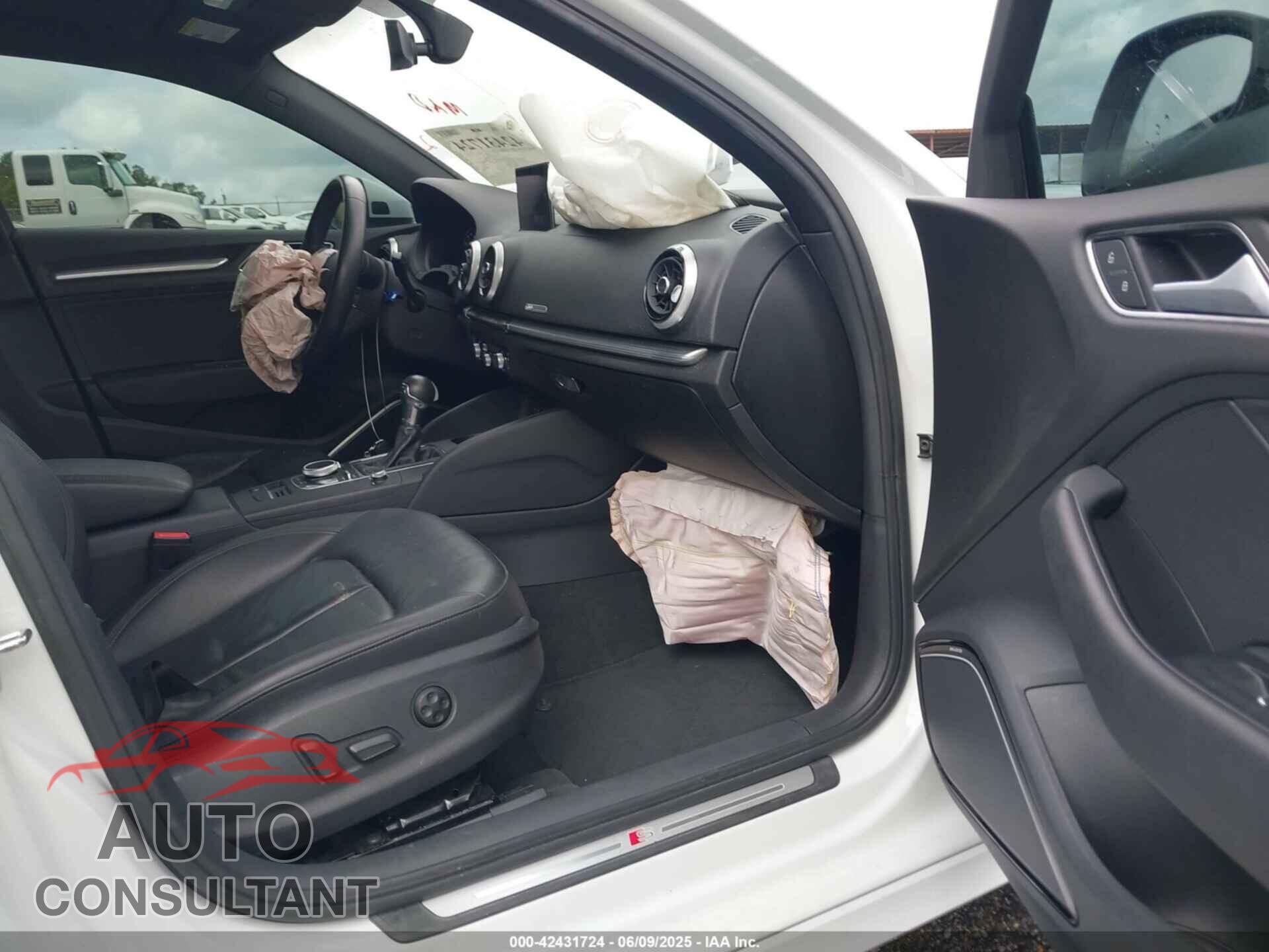 AUDI A3 2019 - WAUGUGFF4KA093705