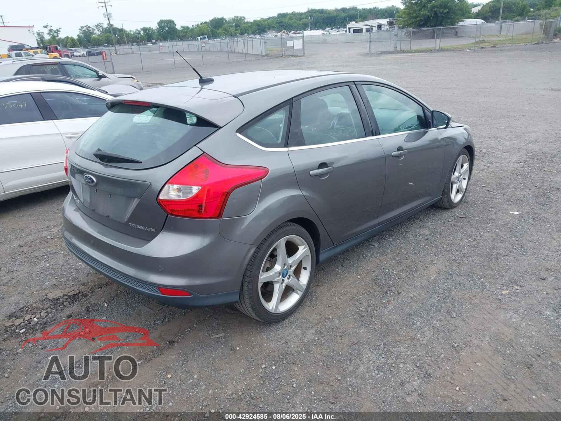 FORD FOCUS 2012 - 1FAHP3N21CL433734