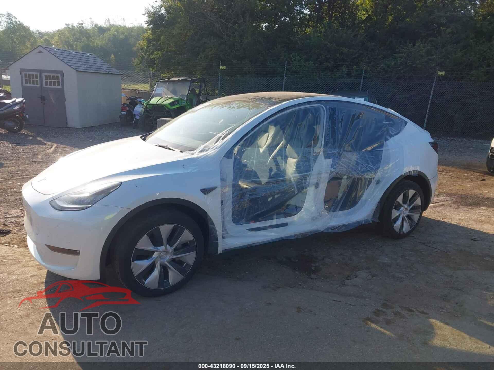 TESLA MODEL Y 2023 - 7SAYGAEEXPF589727